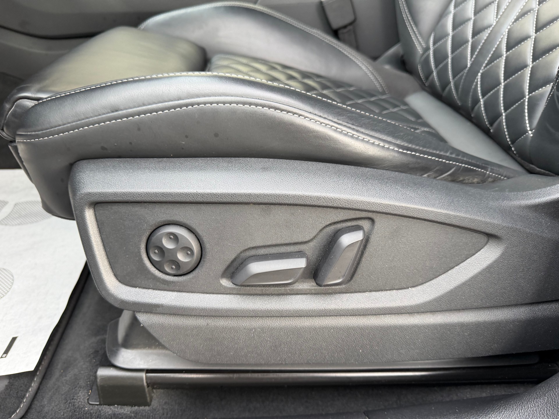 AUDI SQ5 TDI quattro tiptronic-image-15