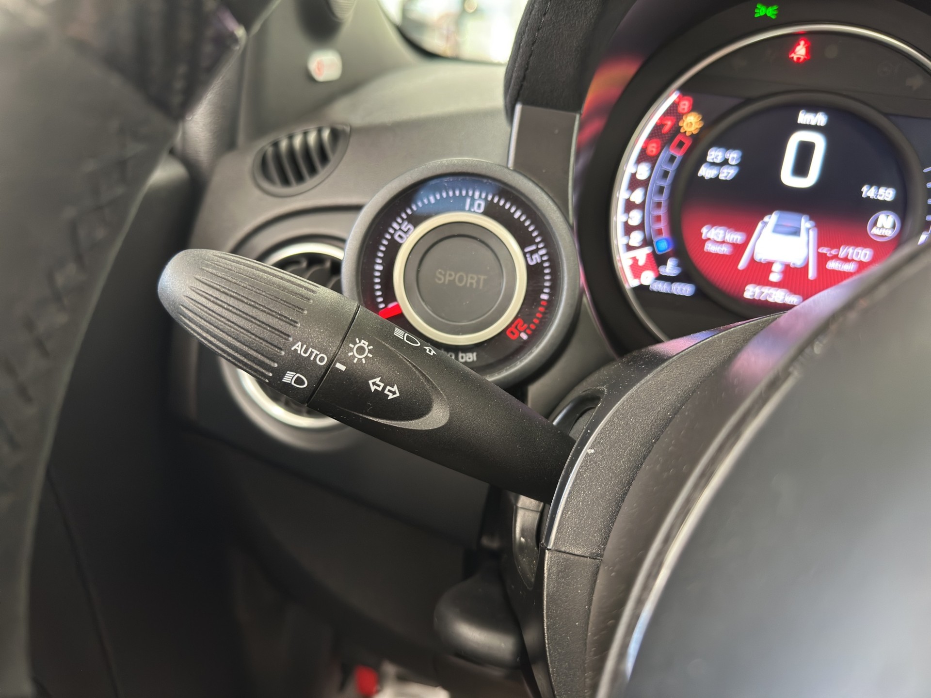 FIAT 695C 1.4 16V Turbo Abarth Competizione Dualogic-image-27