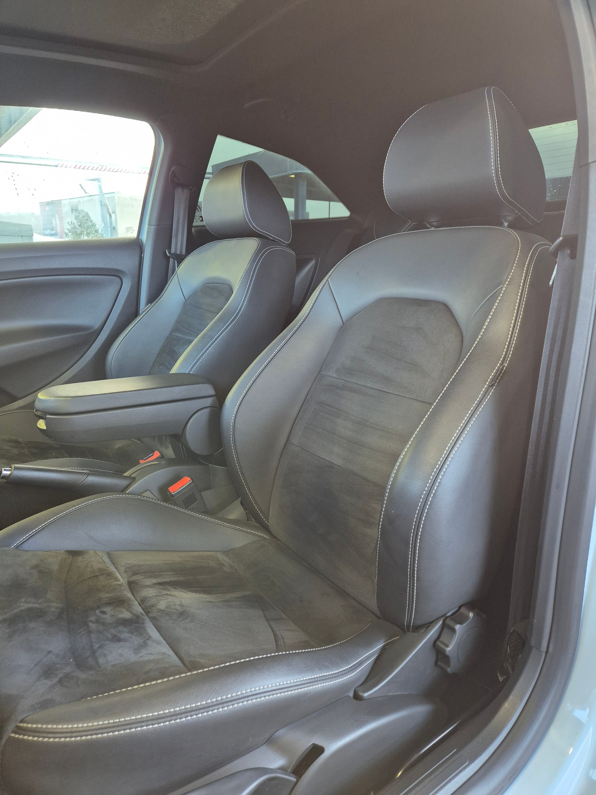 SEAT Ibiza SC 1.8 TSI Cupra-image-4