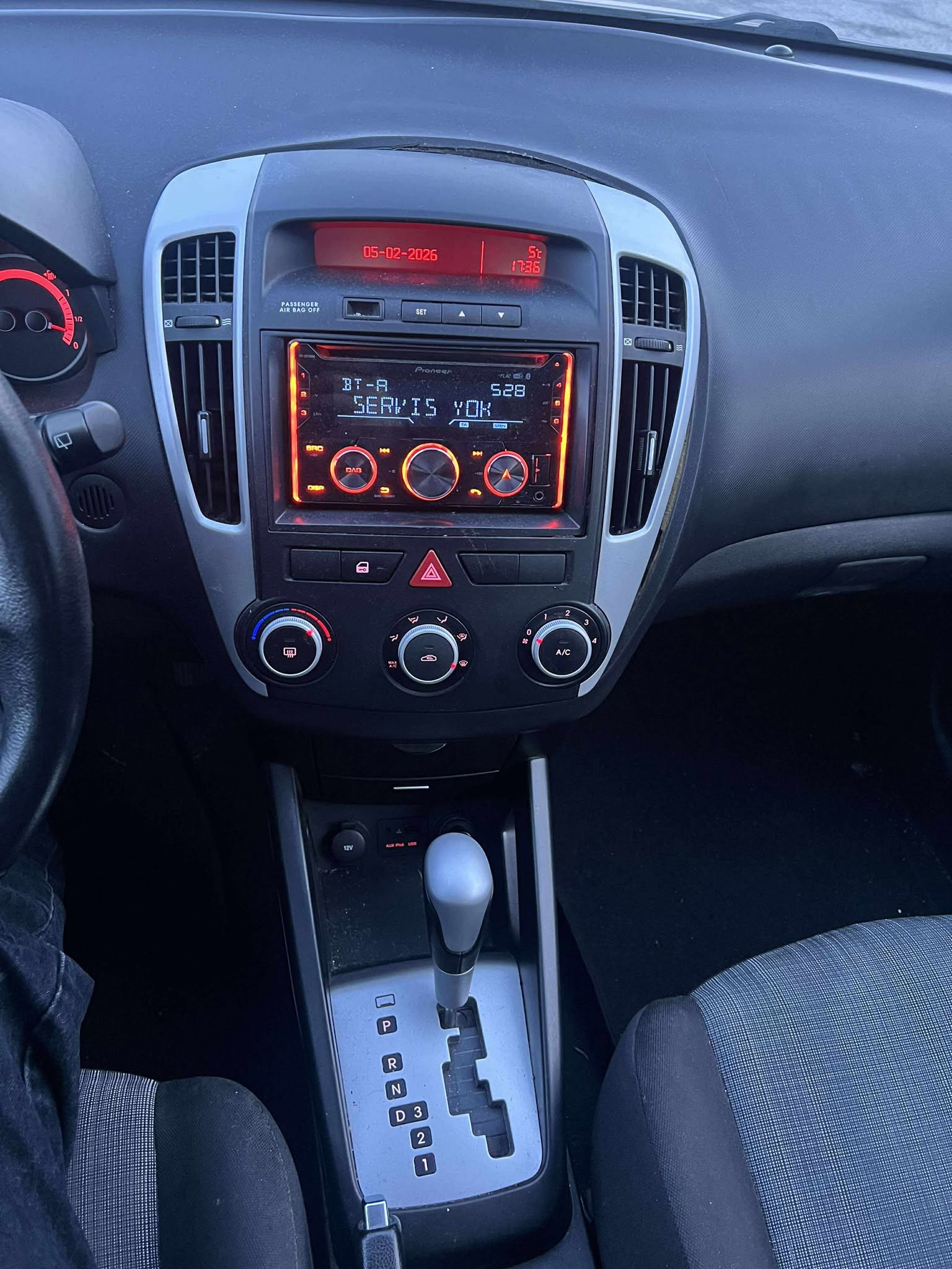 KIA Cee'd 1.6 Automat-image-8