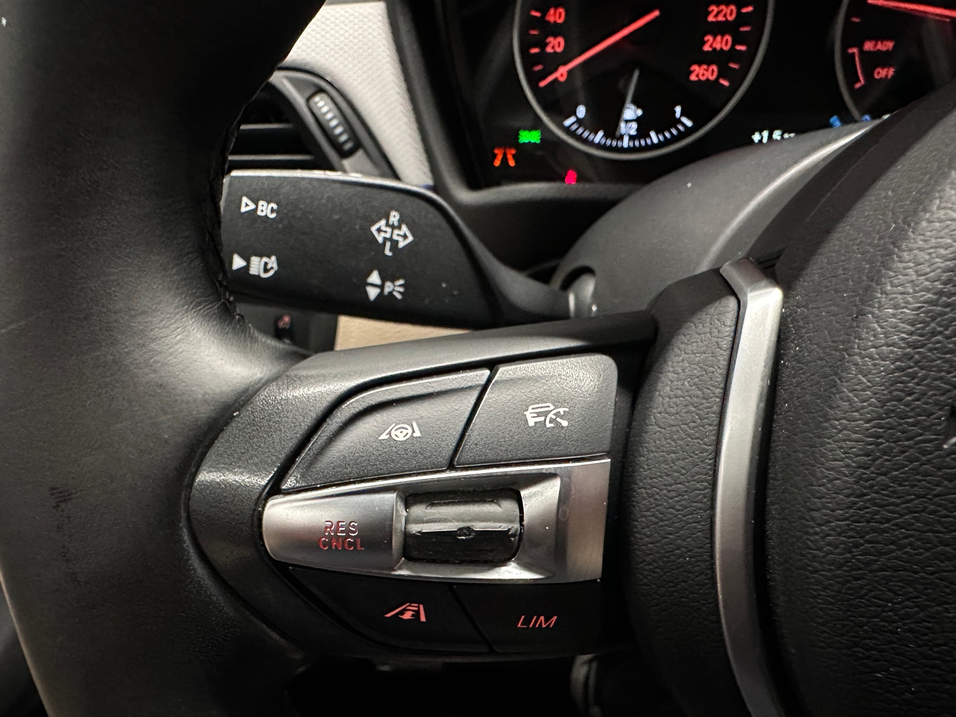 BMW X1 25i xDrive M-Sport *CH-Auto*Lückenlose Servicehistorie bei BMW*Frisch ab MFK*-image-15