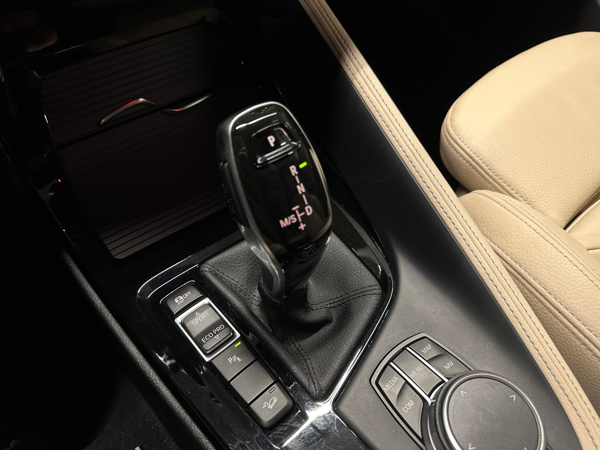 BMW X1 25i xDrive M-Sport *CH-Auto*Lückenlose Servicehistorie bei BMW*Frisch ab MFK*-image-18