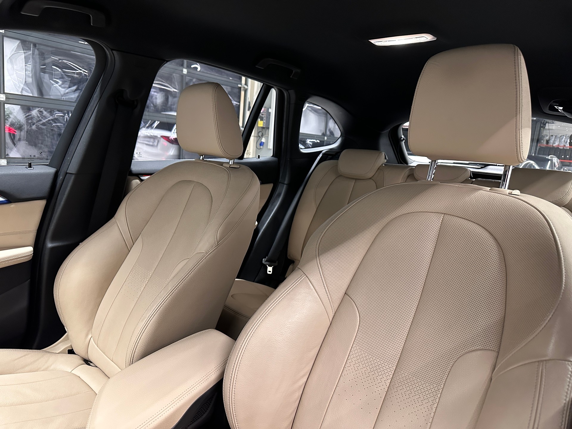 BMW X1 25i xDrive M-Sport *CH-Auto*Lückenlose Servicehistorie bei BMW*Frisch ab MFK*-image-12