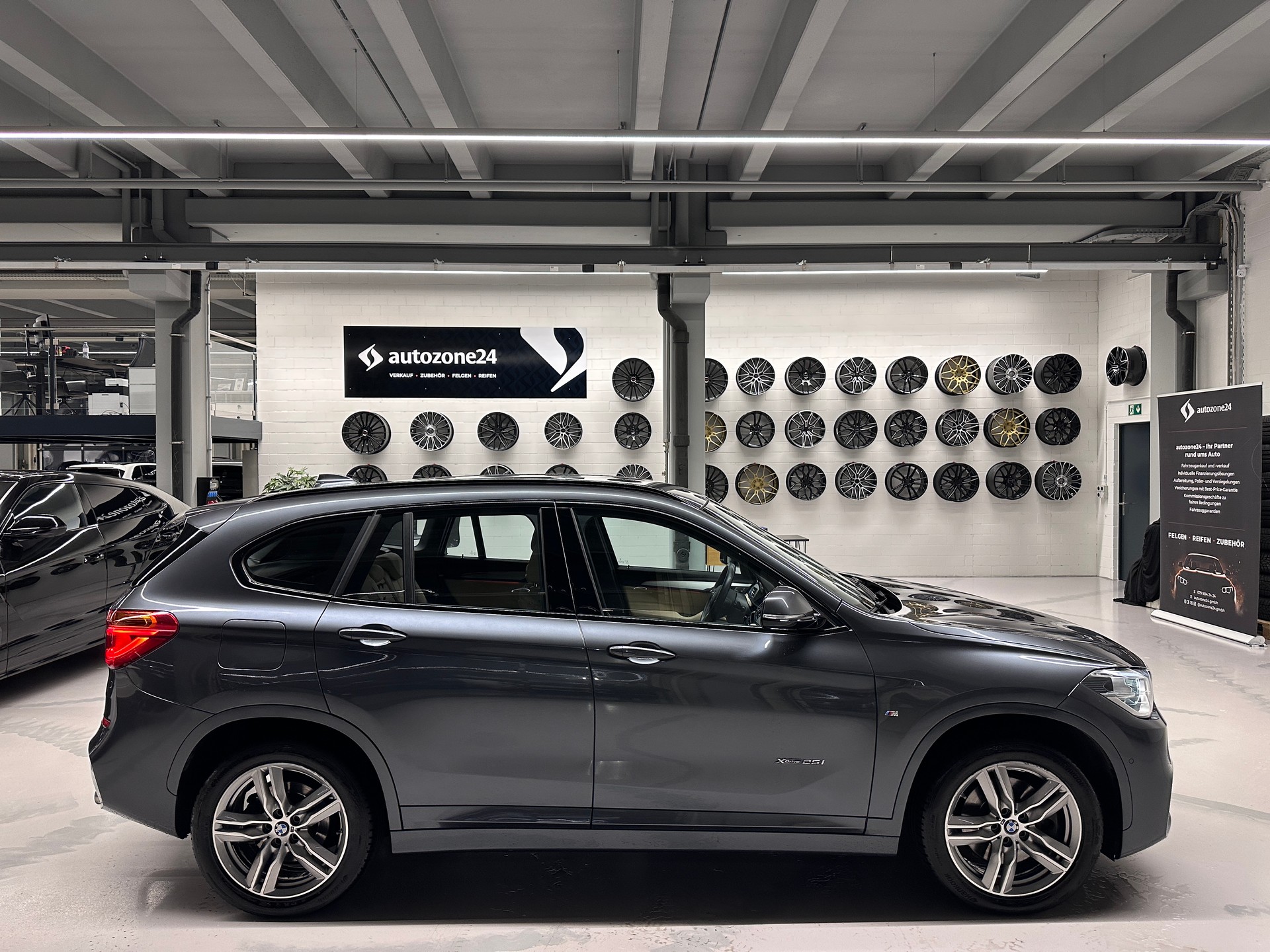 BMW X1 25i xDrive M-Sport *CH-Auto*Lückenlose Servicehistorie bei BMW*Frisch ab MFK*-image-8