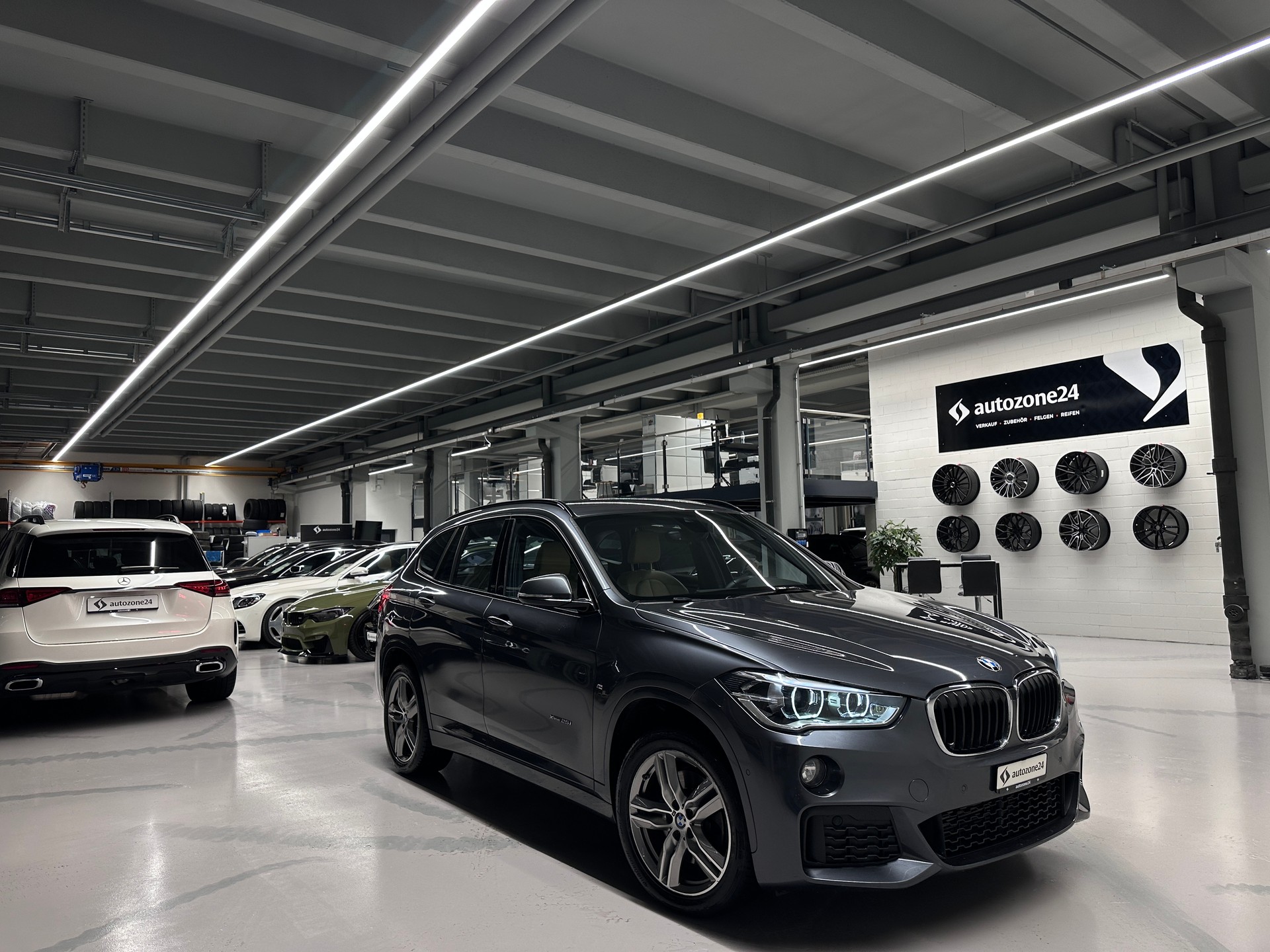 BMW X1 25i xDrive M-Sport *CH-Auto*Lückenlose Servicehistorie bei BMW*Frisch ab MFK*-image-5