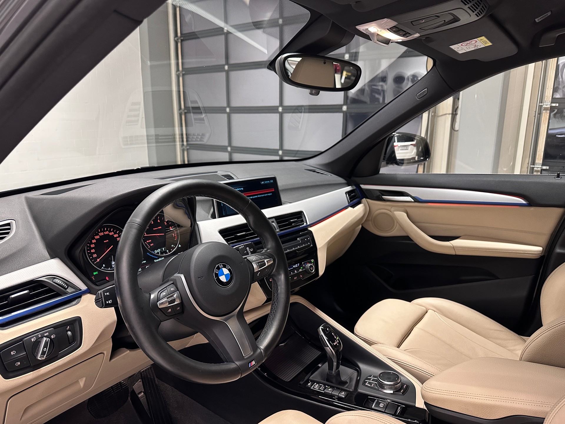 BMW X1 25i xDrive M-Sport *CH-Auto*Lückenlose Servicehistorie bei BMW*Frisch ab MFK*-image-10