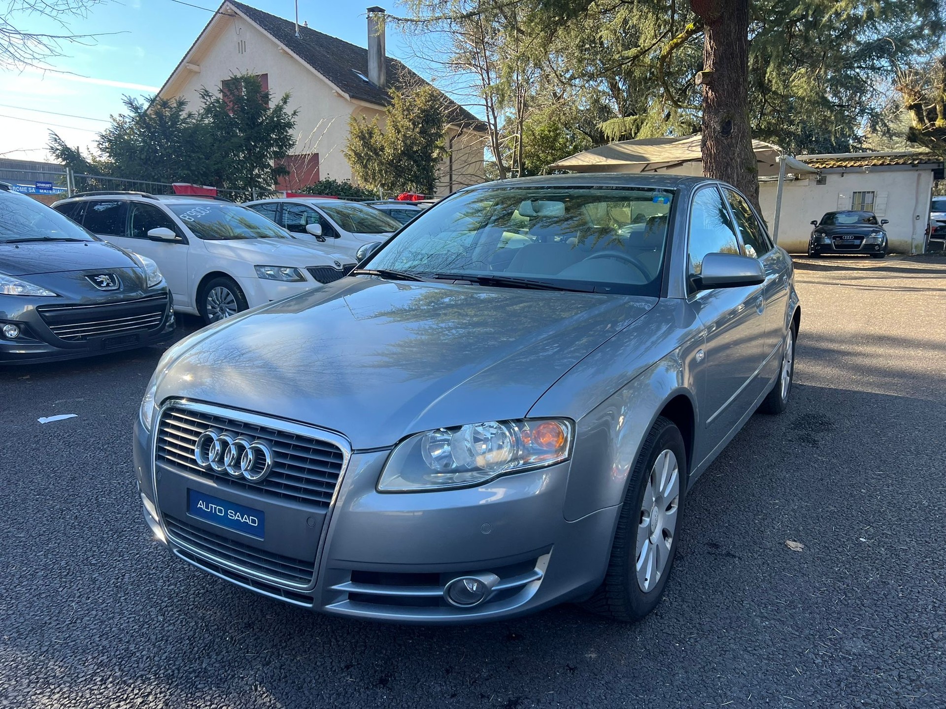 AUDI A4 Limousine 2.0 Turbo FSI-image-1