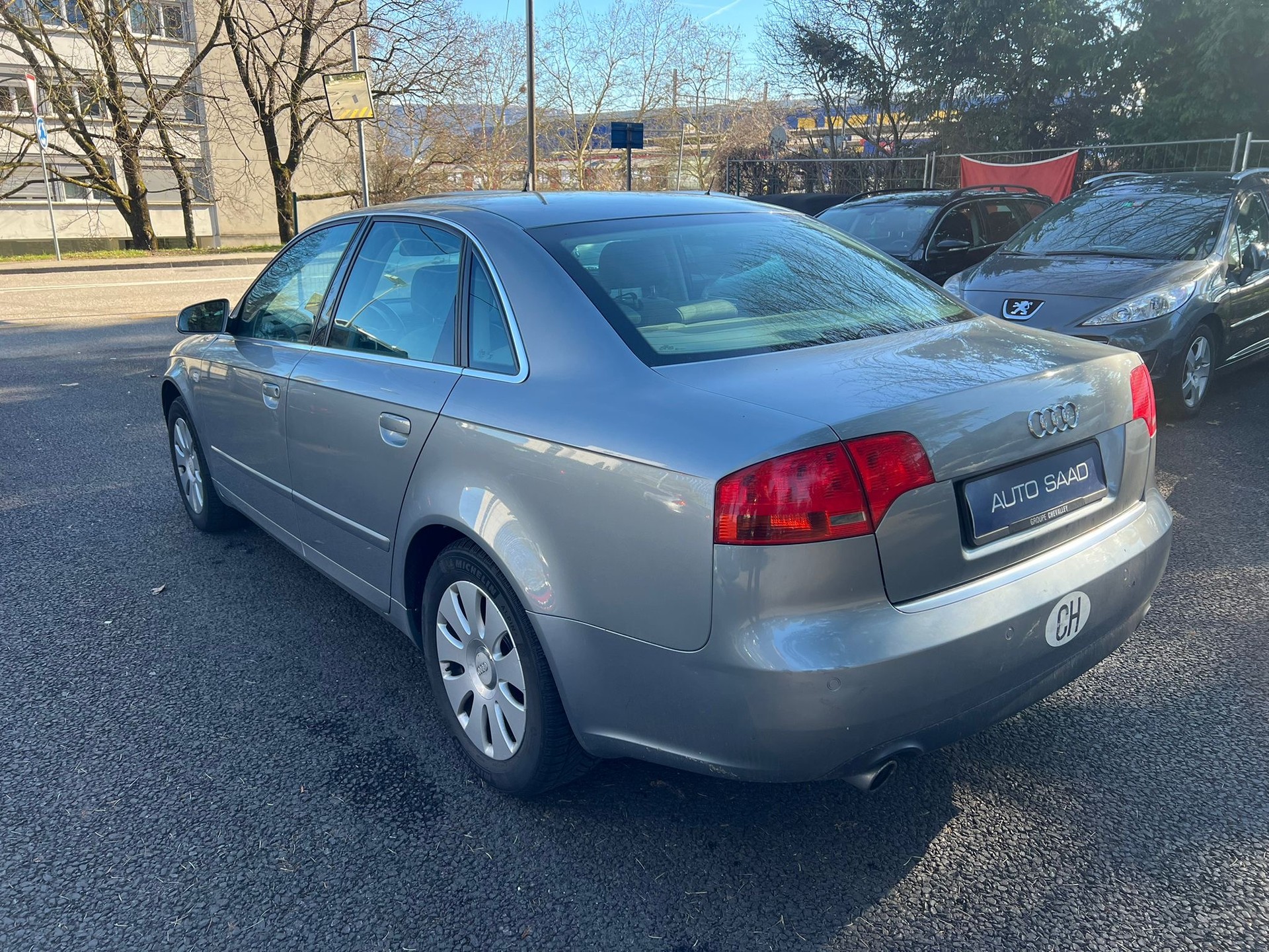 AUDI A4 Limousine 2.0 Turbo FSI-image-2