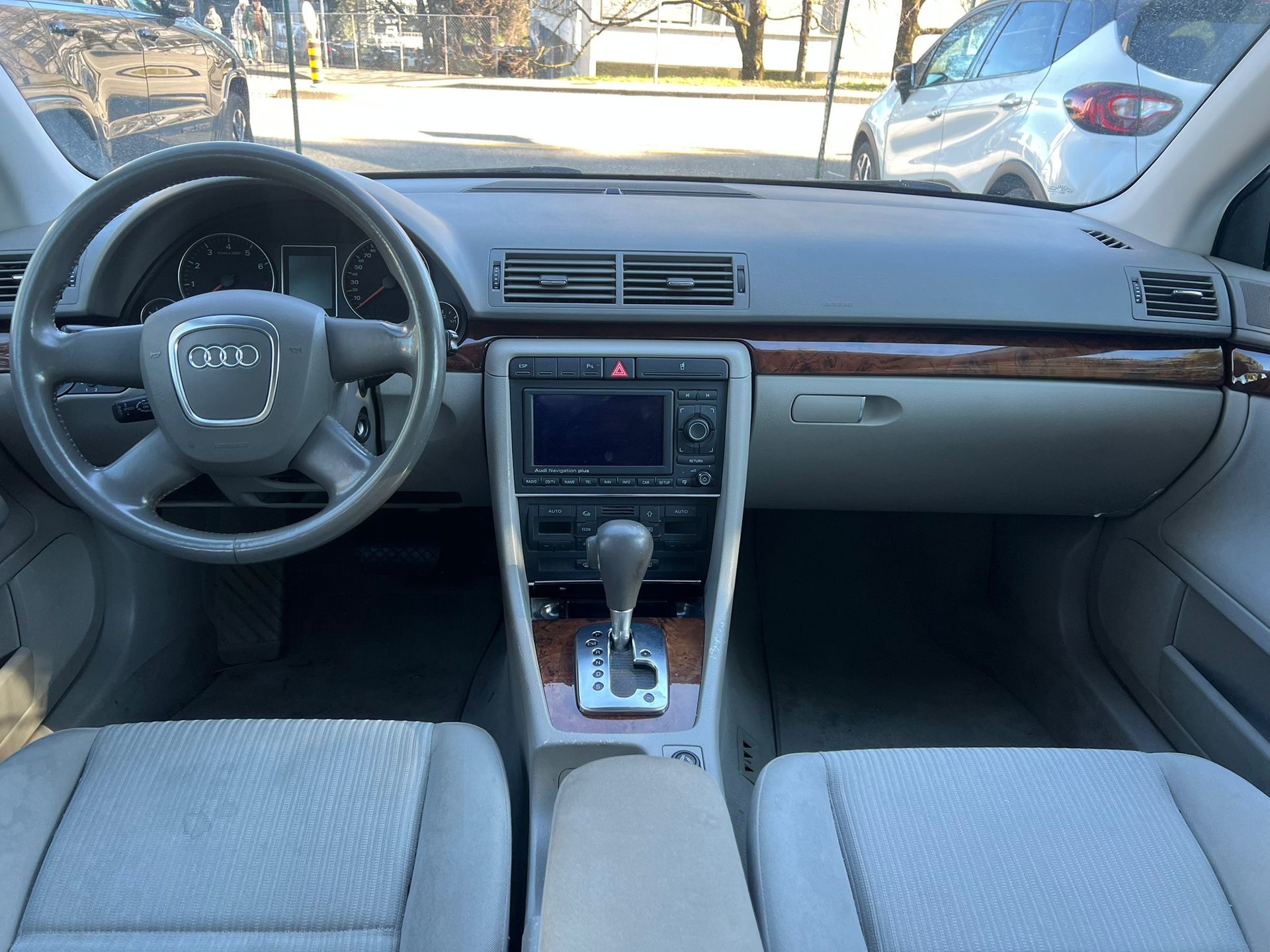 AUDI A4 Limousine 2.0 Turbo FSI-image-10