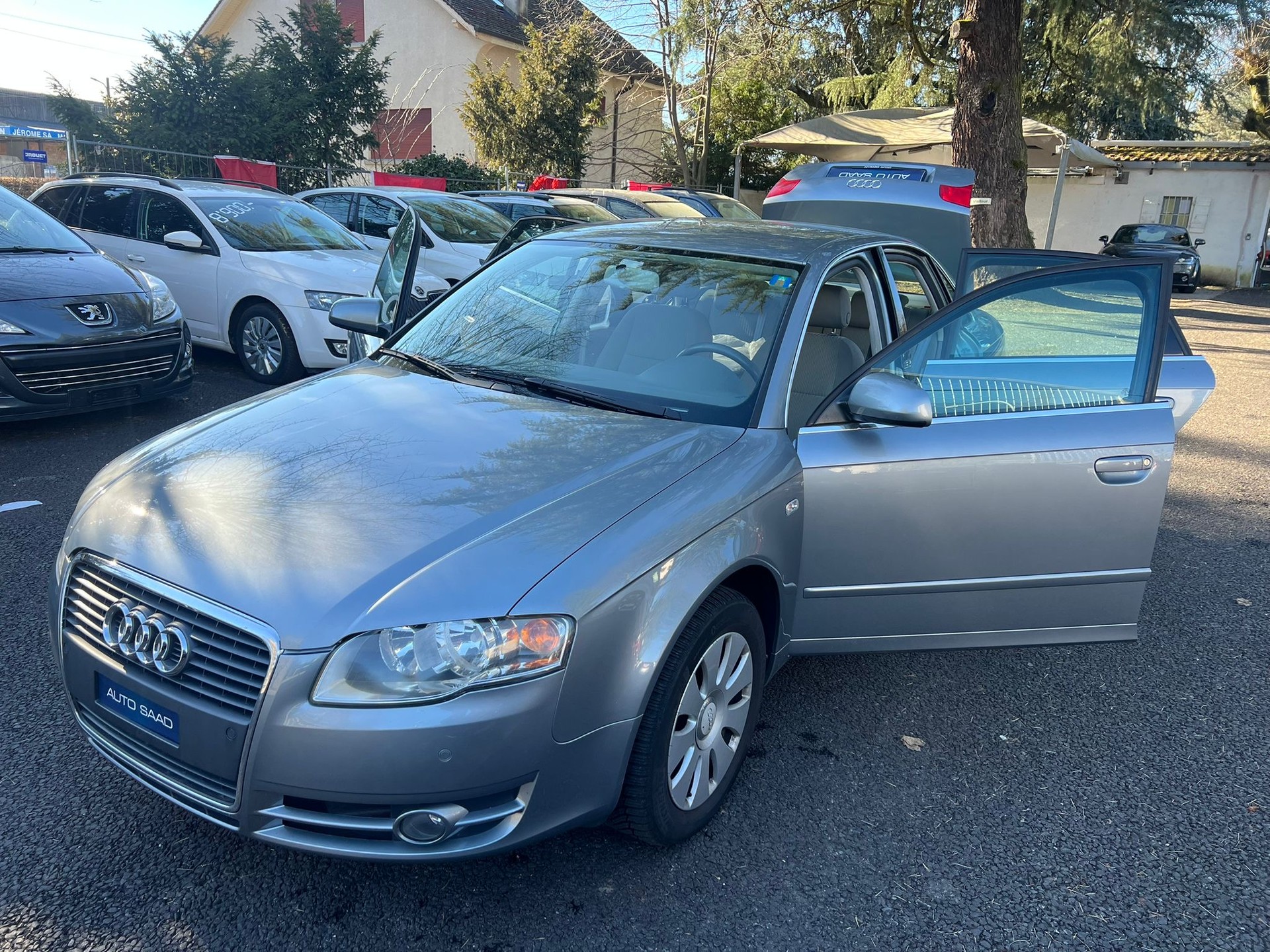 AUDI A4 Limousine 2.0 Turbo FSI-image-7