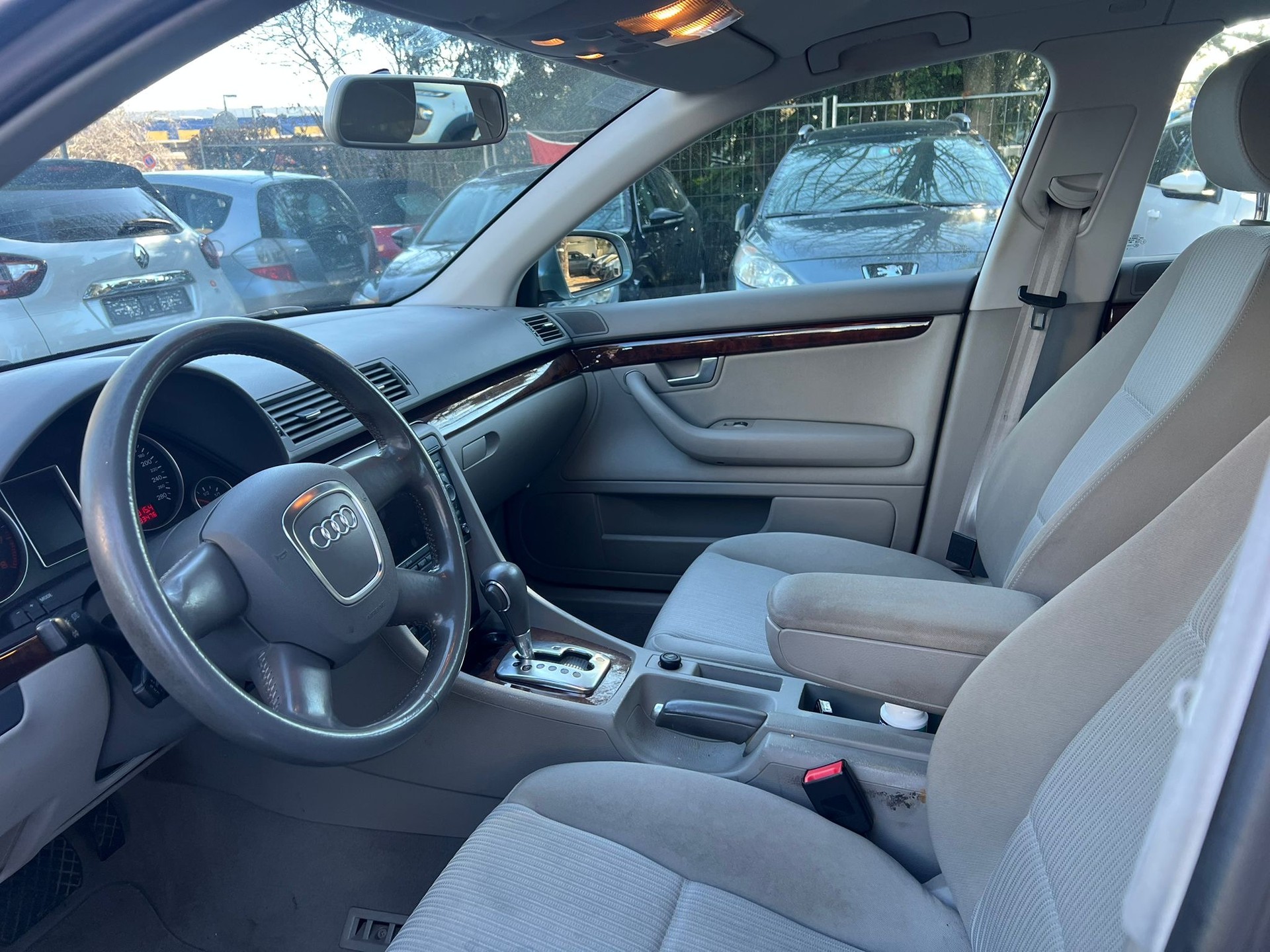 AUDI A4 Limousine 2.0 Turbo FSI-image-6