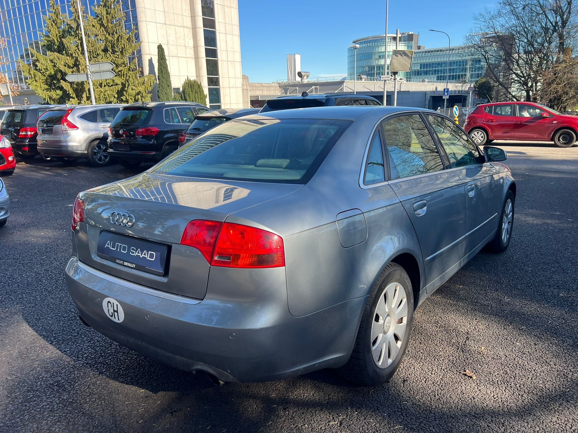 AUDI A4 Limousine 2.0 Turbo FSI-image-4