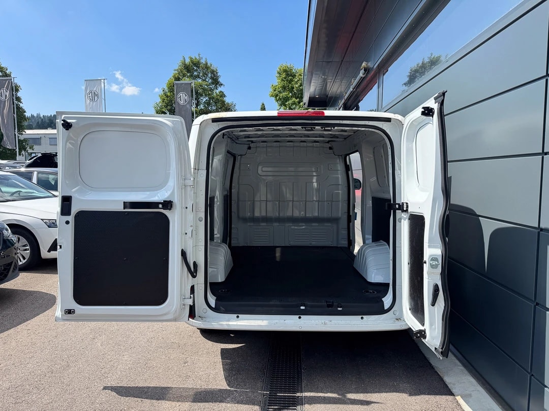 MAXUS eDeliver 5 L1 FWD 64kWh-image-6