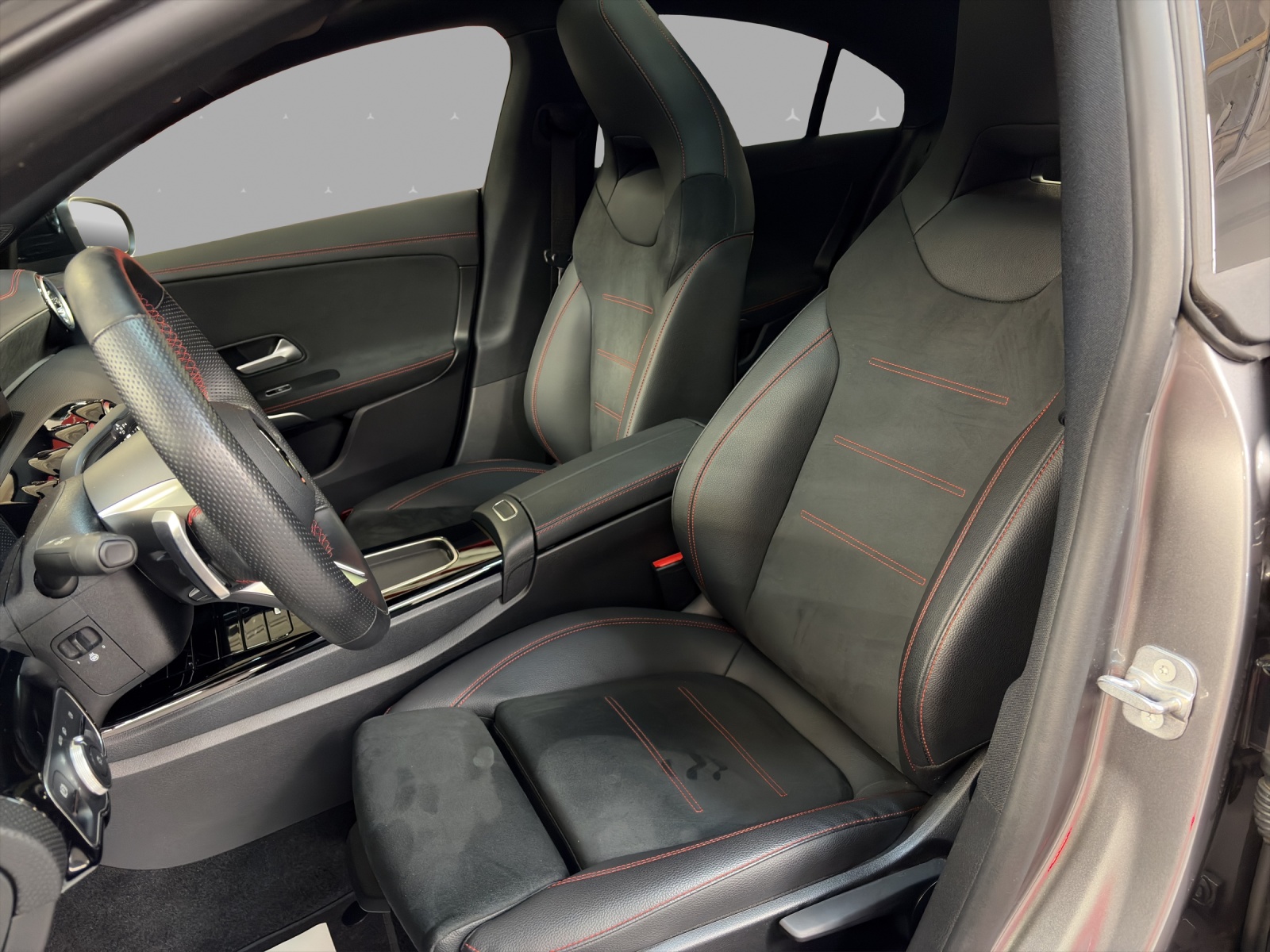 MERCEDES-BENZ CLA 250 4M - AMG / Panorama-Dach / Rückfahrkamera / Ambiente-Licht-image-7