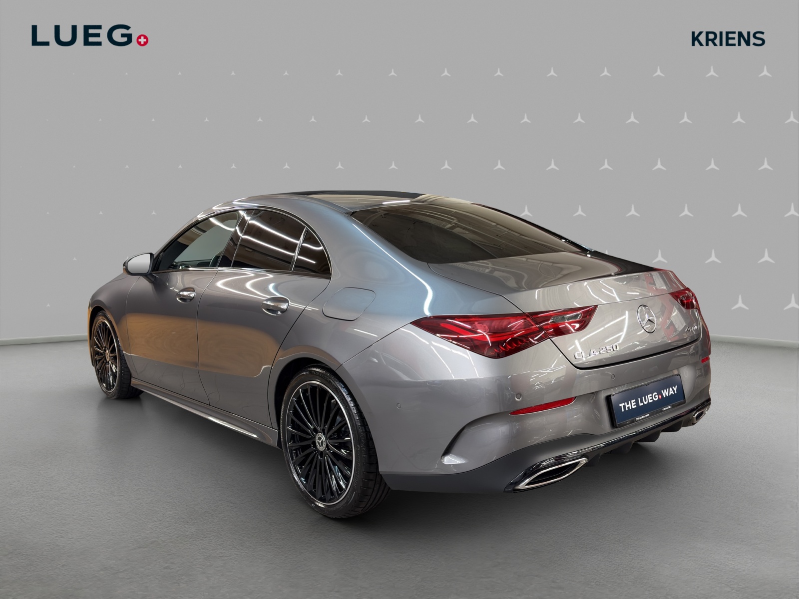 MERCEDES-BENZ CLA 250 4M - AMG / Panorama-Dach / Rückfahrkamera / Ambiente-Licht-image-2