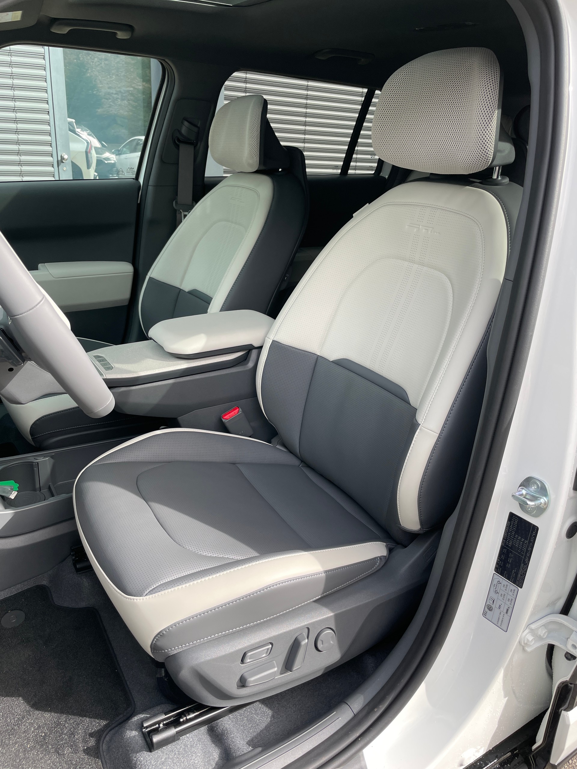 KIA EV3 81,4 kWh GT-Line mit GT-Line Pack und Panoramadach! V2L Funktion-image-10