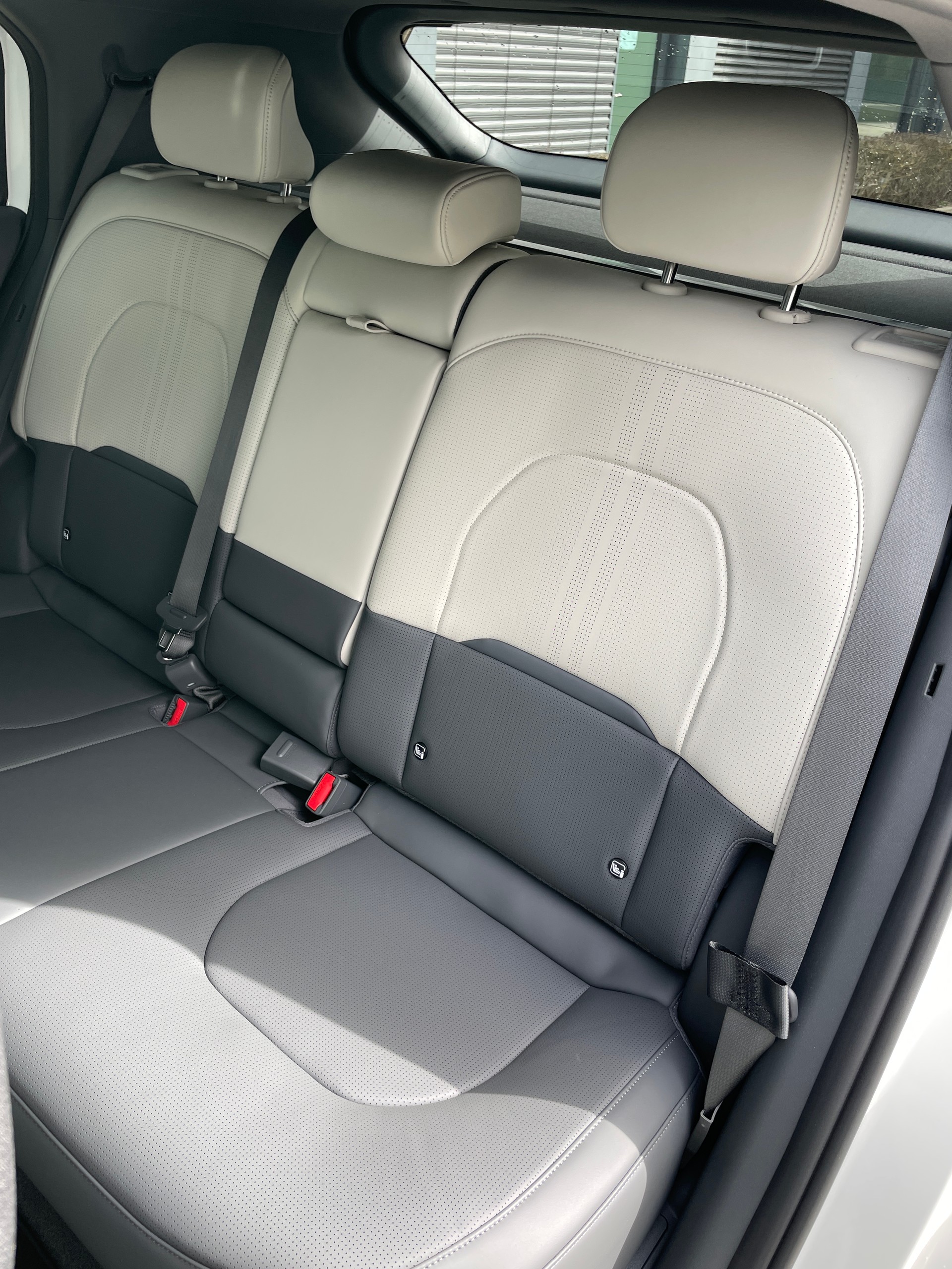 KIA EV3 81,4 kWh GT-Line mit GT-Line Pack und Panoramadach! V2L Funktion-image-11