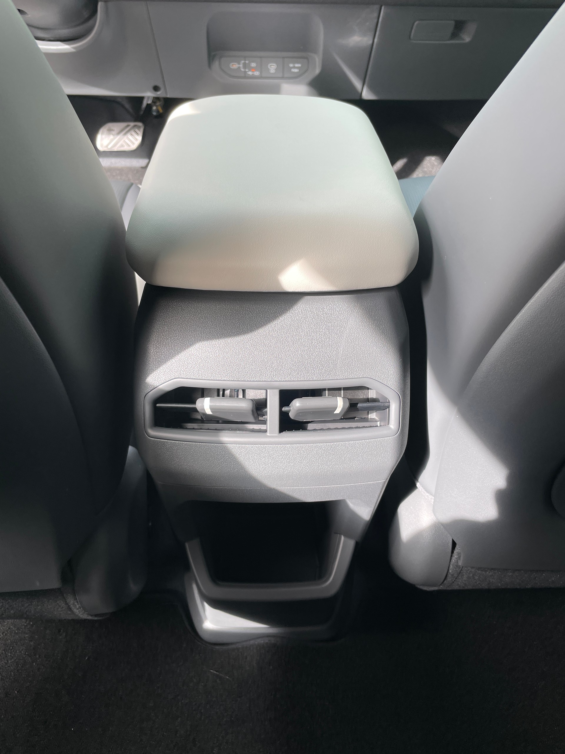 KIA EV3 81,4 kWh GT-Line mit GT-Line Pack und Panoramadach! V2L Funktion-image-13