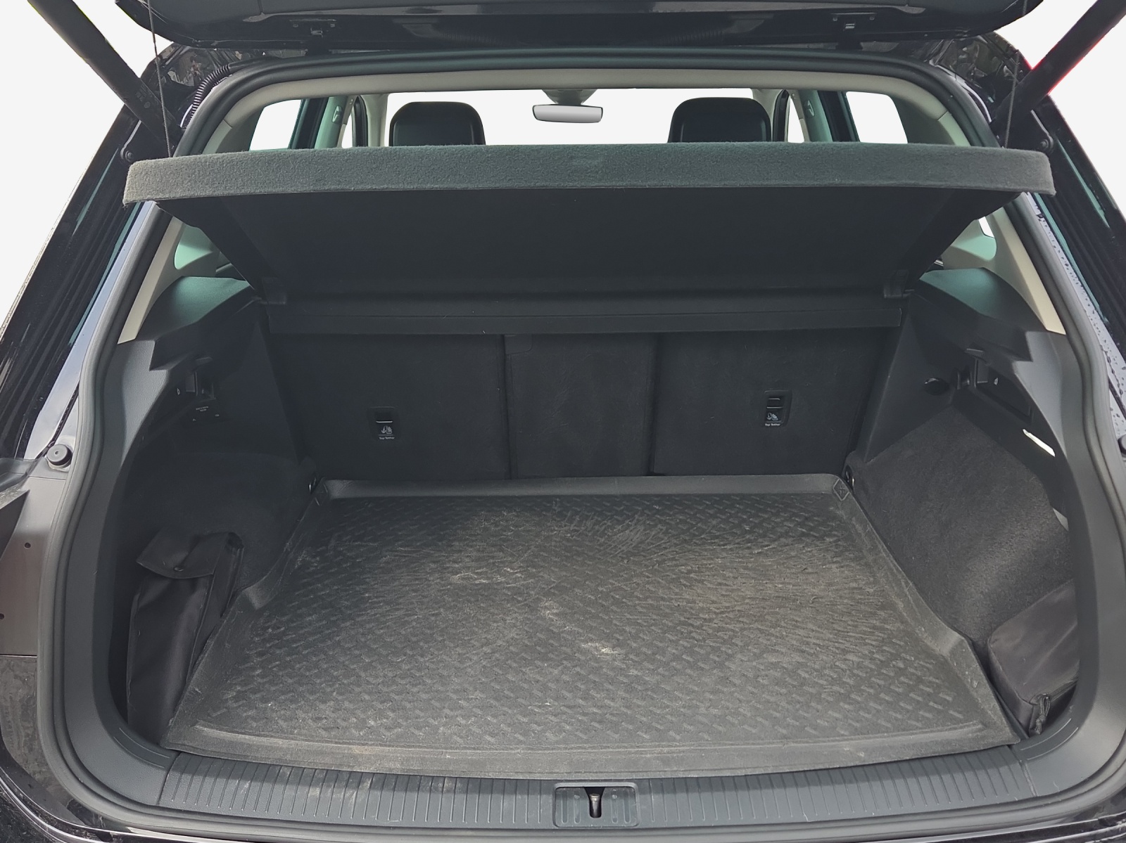 VW Tiguan 2.0 TDI SCR Elegance 4Motion DSG-image-12