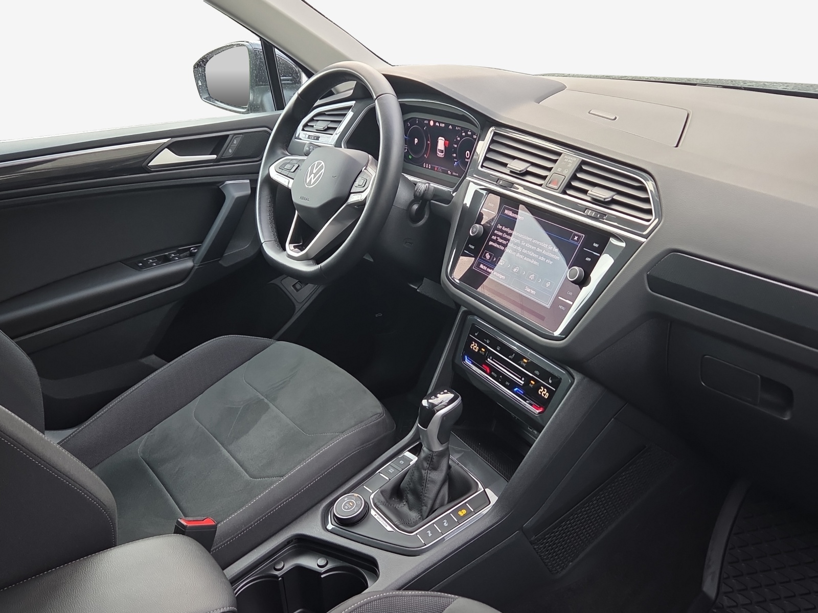VW Tiguan 2.0 TDI SCR Elegance 4Motion DSG-image-14
