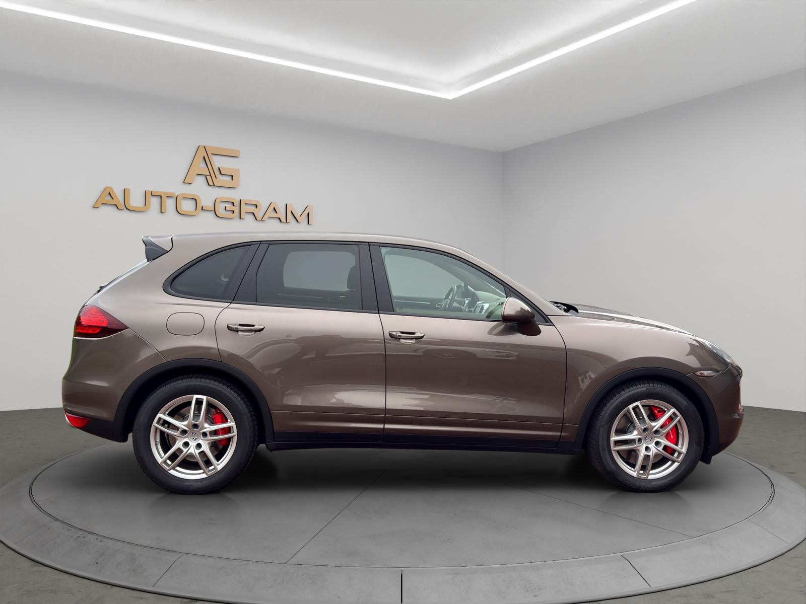 PORSCHE Cayenne Turbo-image-5