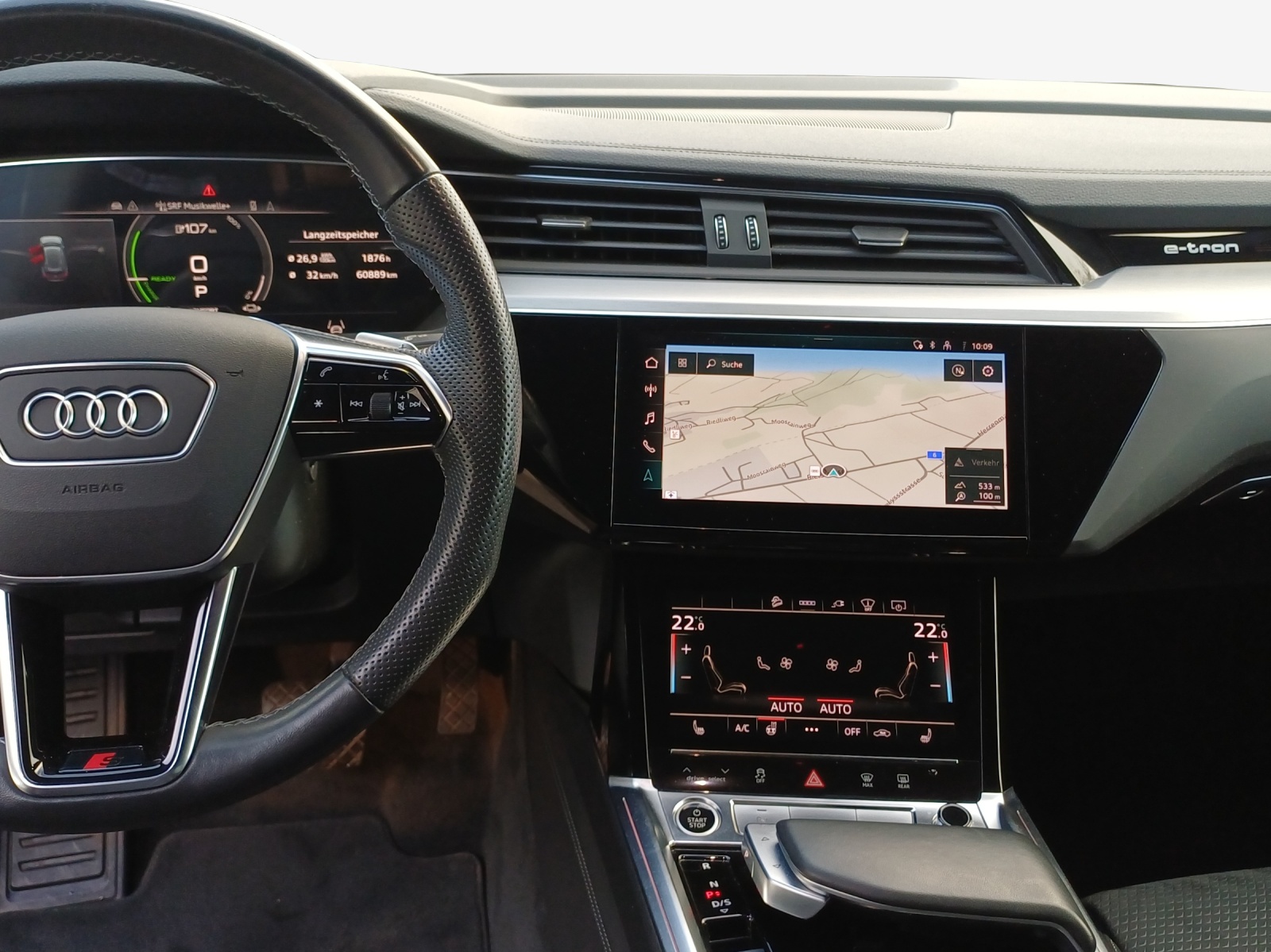 AUDI e-tron 55 S Line Black Edition quattro-image-9