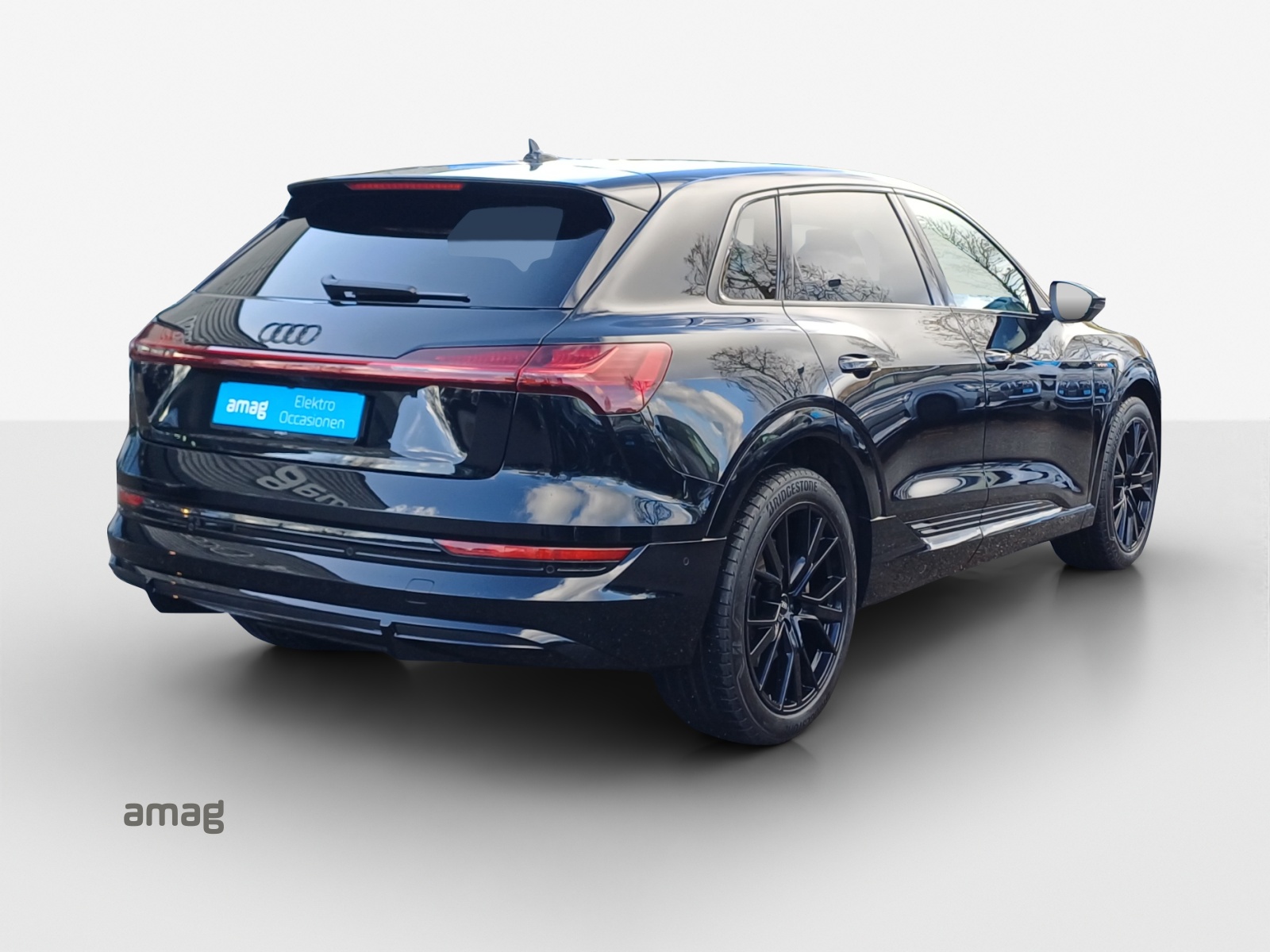 AUDI e-tron 55 S Line Black Edition quattro-image-5