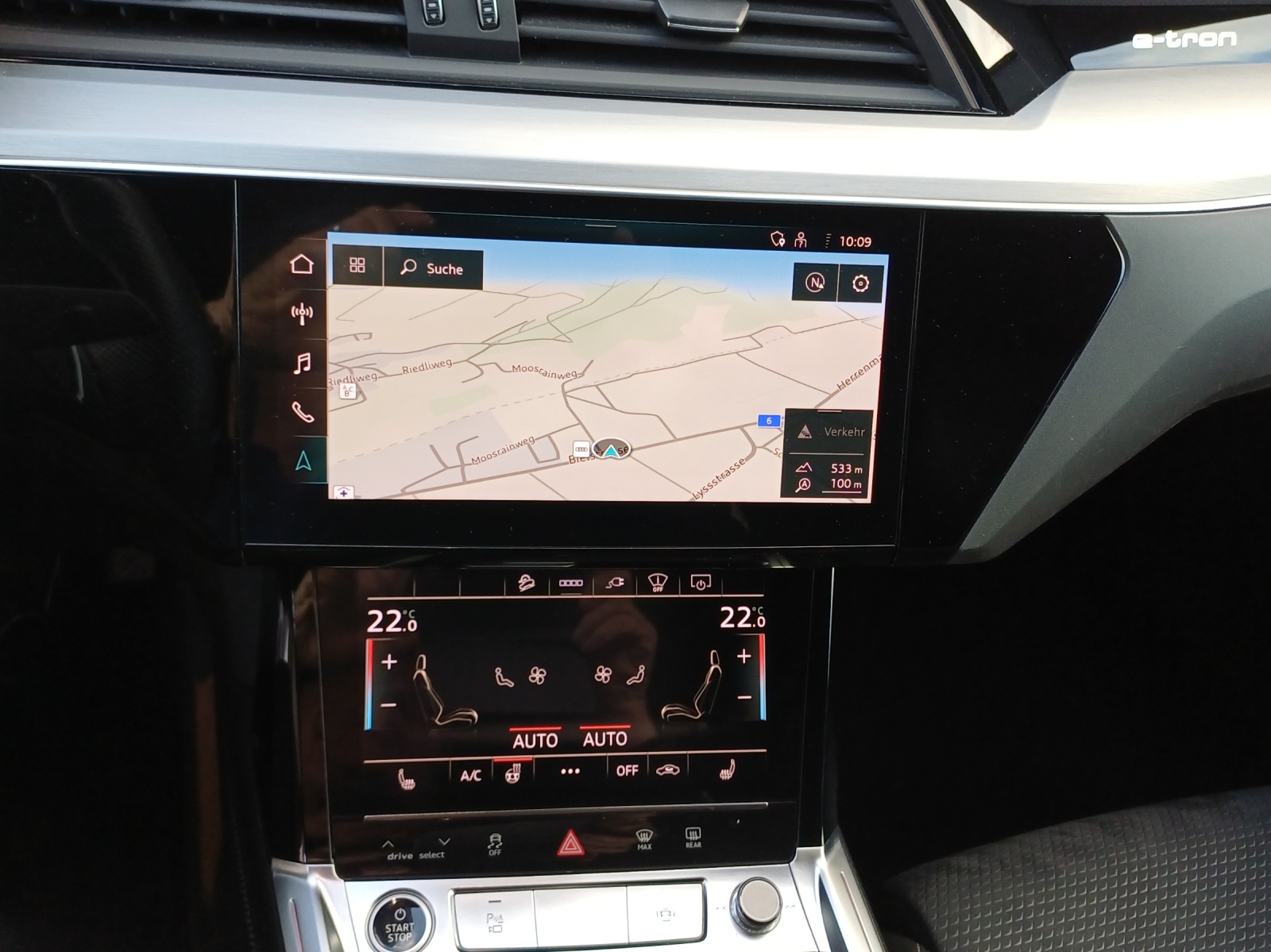 AUDI e-tron 55 S Line Black Edition quattro-image-11