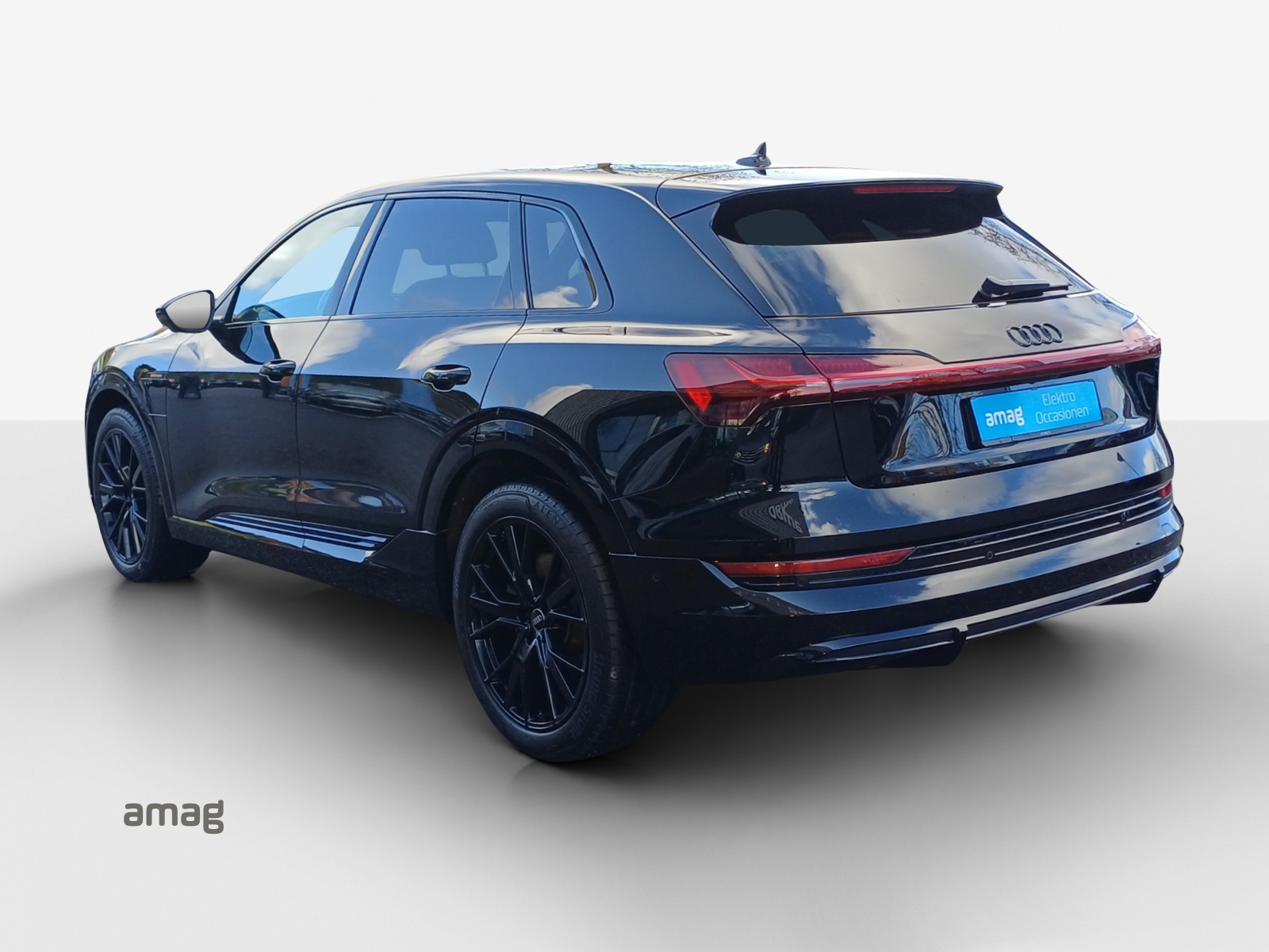 AUDI e-tron 55 S Line Black Edition quattro-image-2
