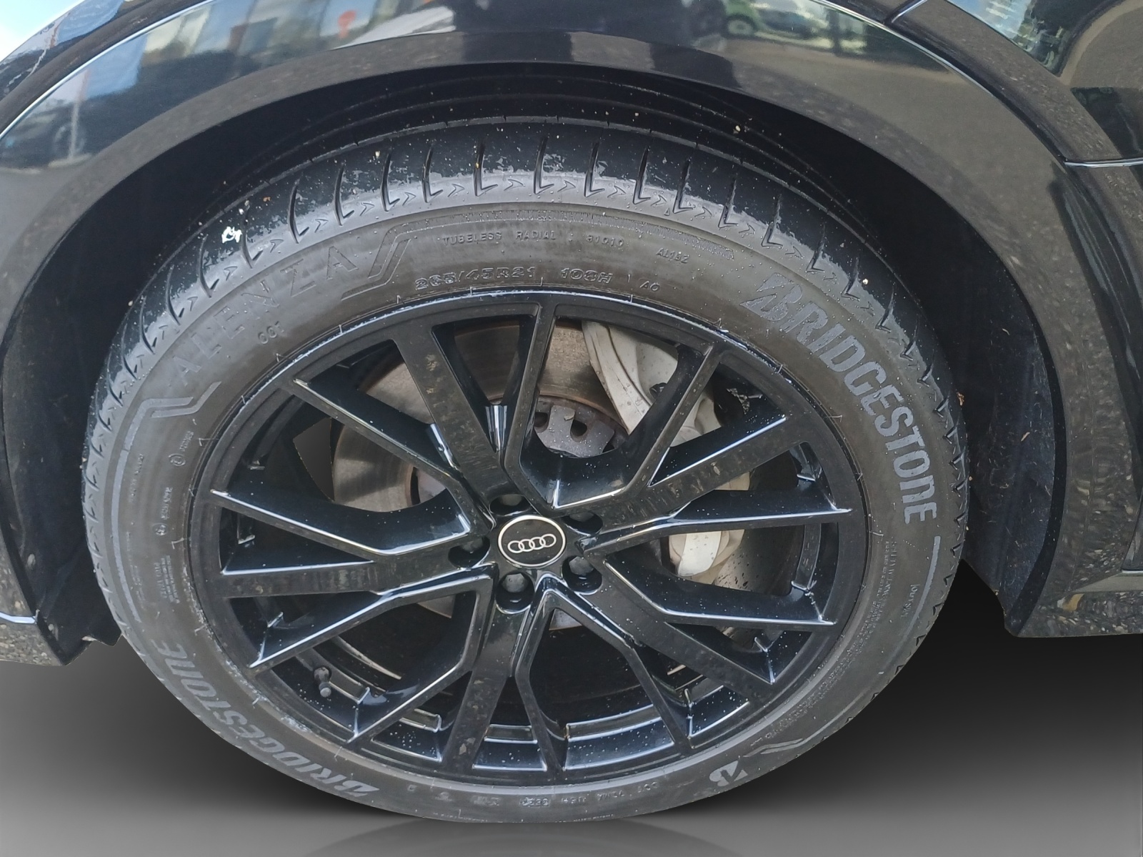 AUDI e-tron 55 S Line Black Edition quattro-image-14