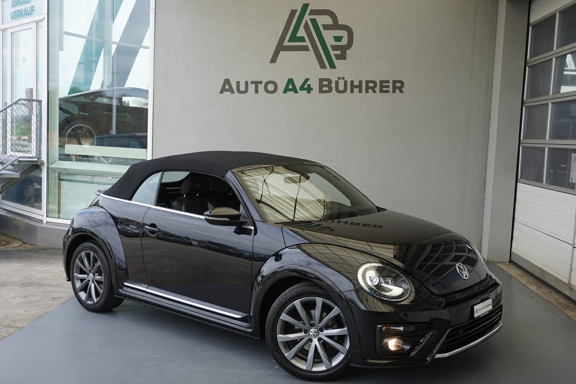 VW Beetle 1.4 TSI BMT 150PS R-Line Cabriolet DSG-Automat-image-2