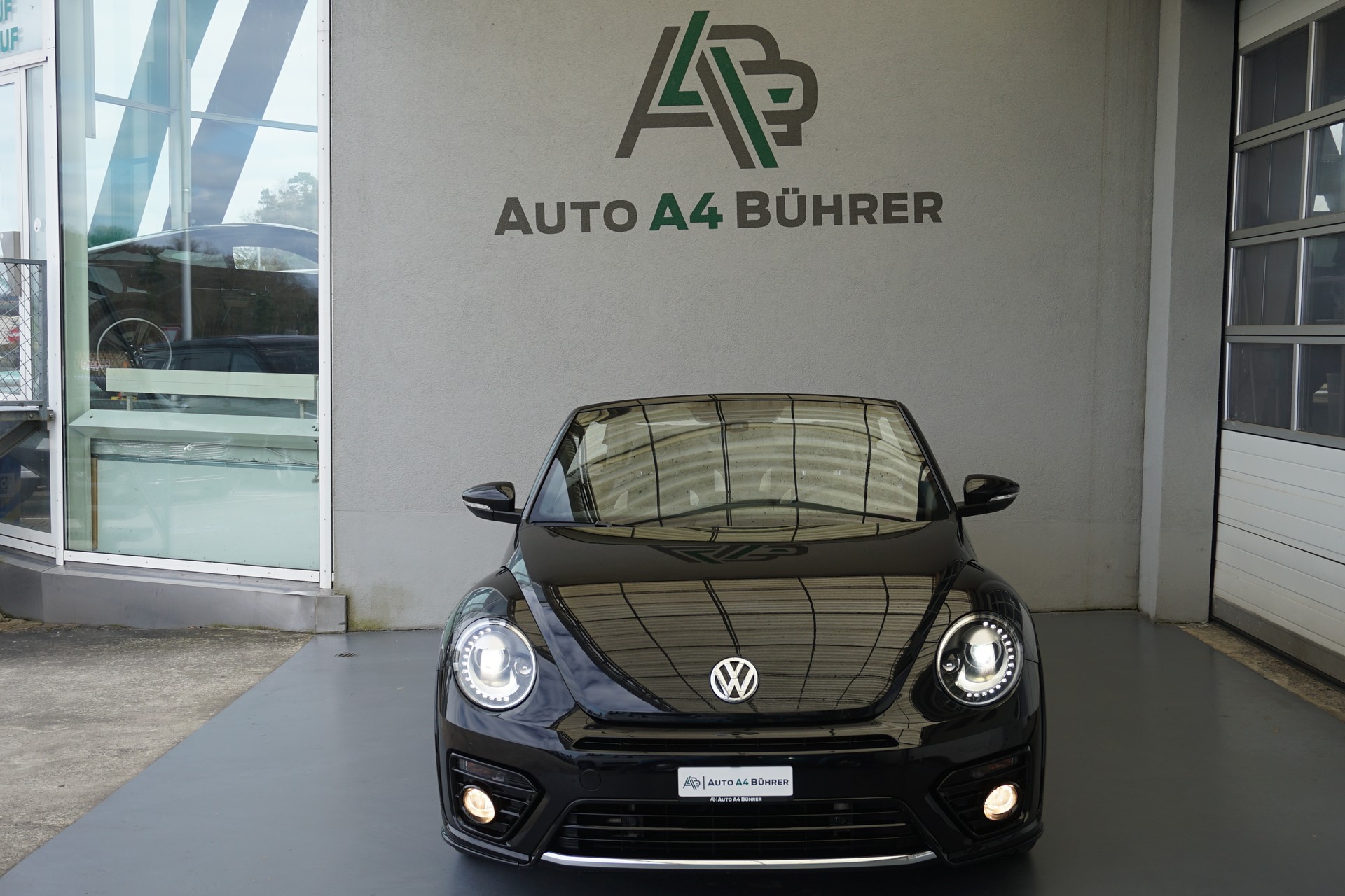 VW Beetle 1.4 TSI BMT 150PS R-Line Cabriolet DSG-Automat-image-17