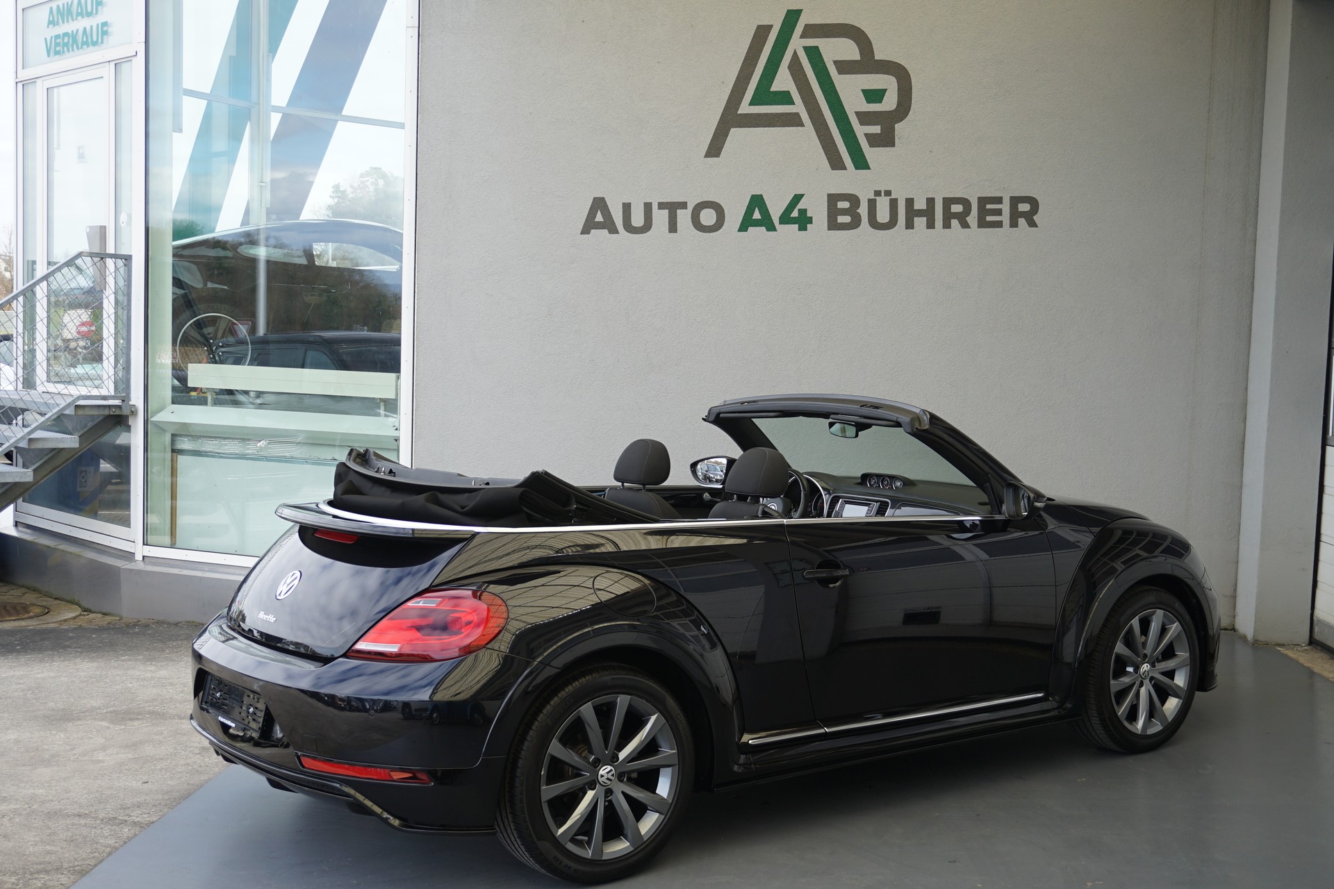 VW Beetle 1.4 TSI BMT 150PS R-Line Cabriolet DSG-Automat-image-15