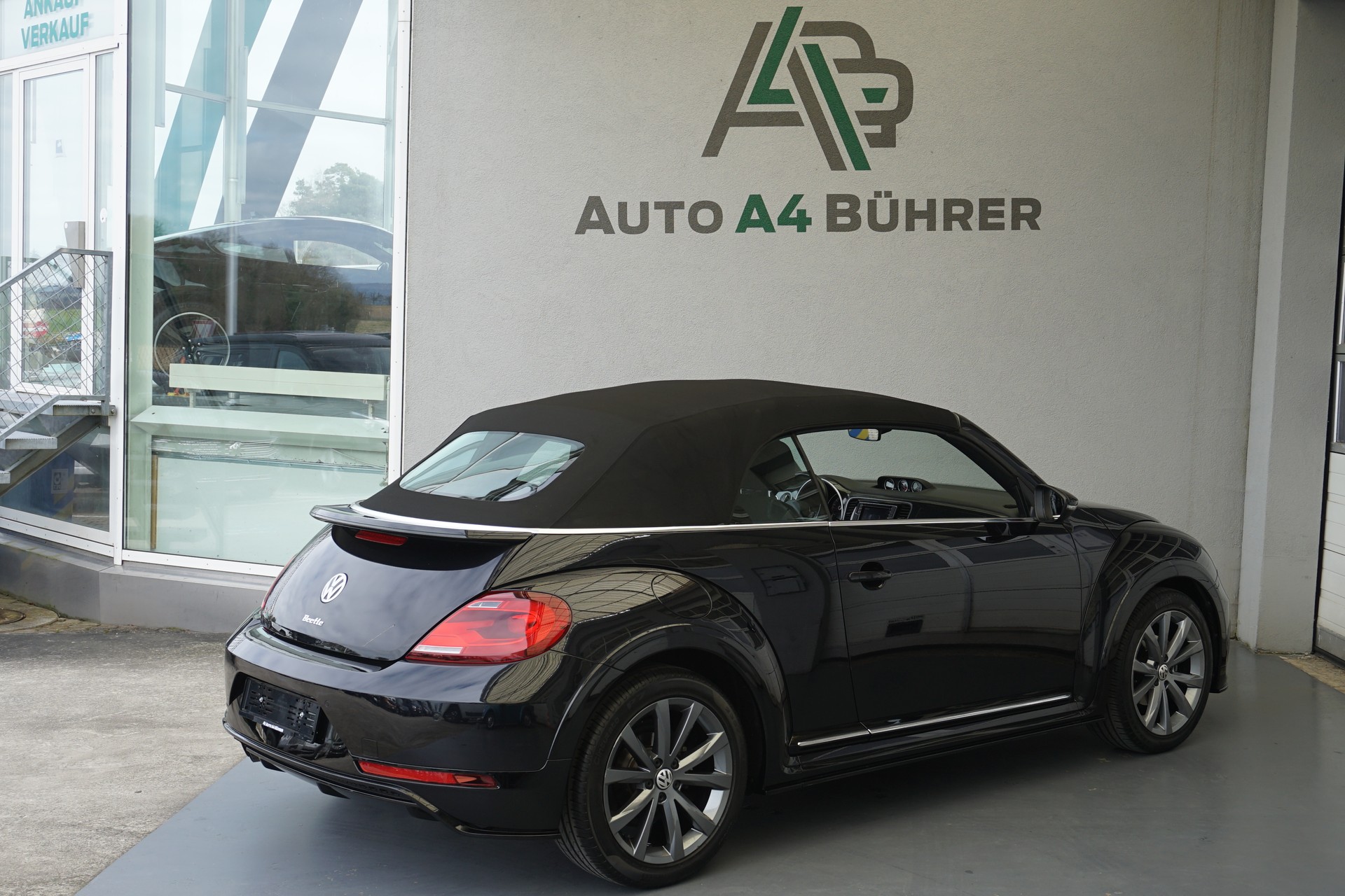 VW Beetle 1.4 TSI BMT 150PS R-Line Cabriolet DSG-Automat-image-14