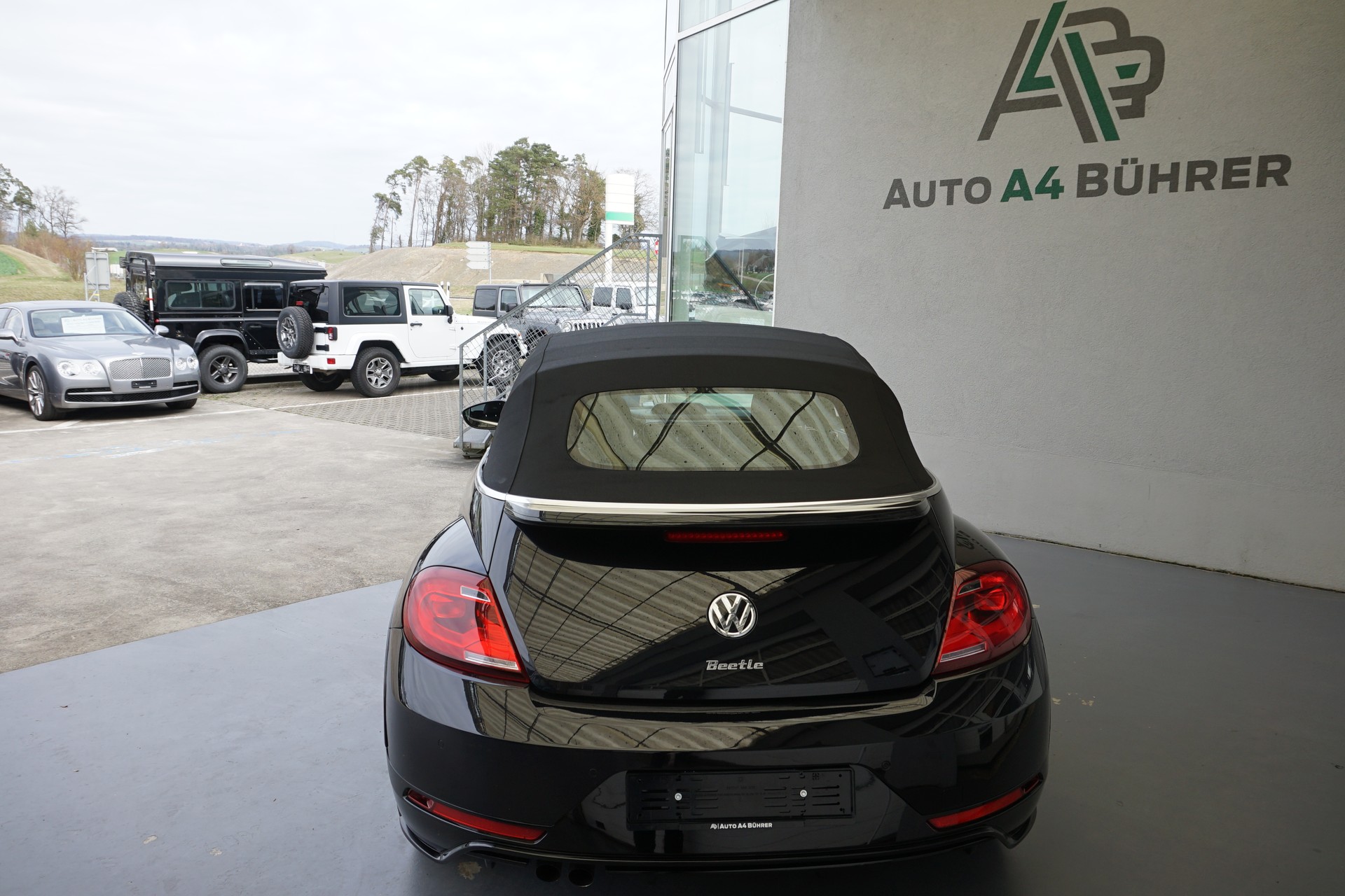 VW Beetle 1.4 TSI BMT 150PS R-Line Cabriolet DSG-Automat-image-12