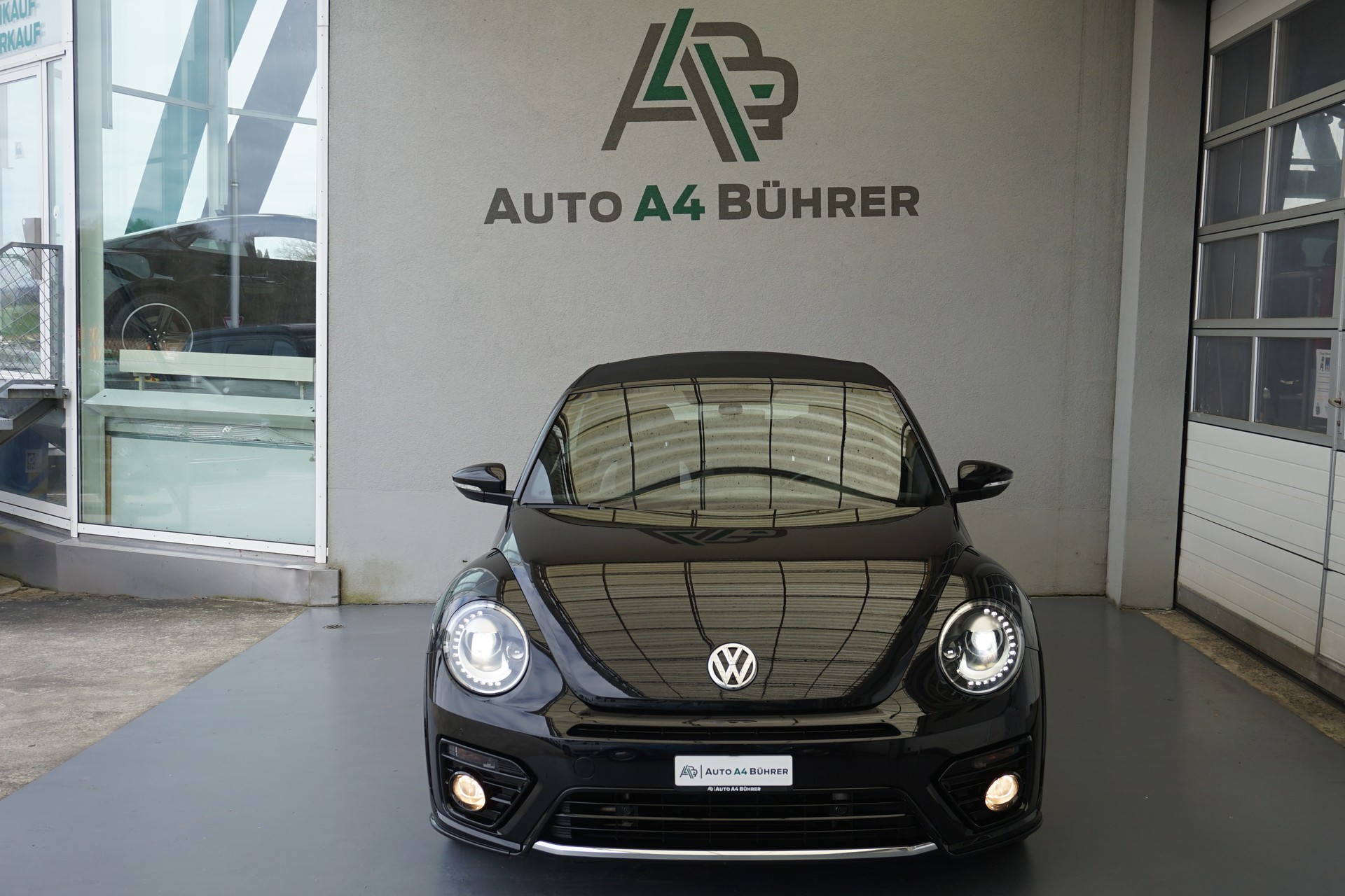 VW Beetle 1.4 TSI BMT 150PS R-Line Cabriolet DSG-Automat-image-16