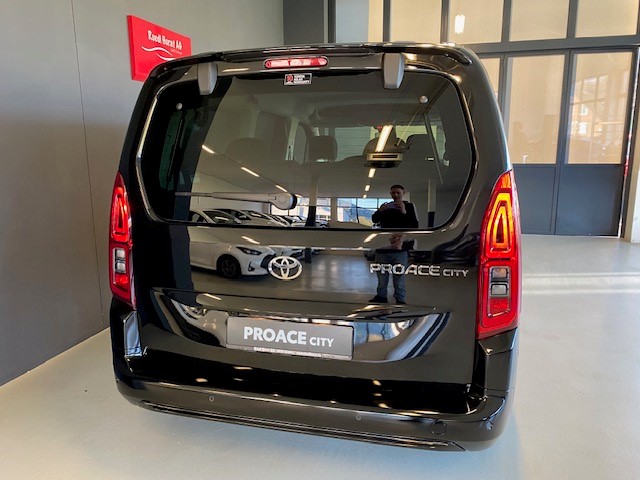 TOYOTA Proace City Verso L2 1.5 HDi 130 Trend-image-5