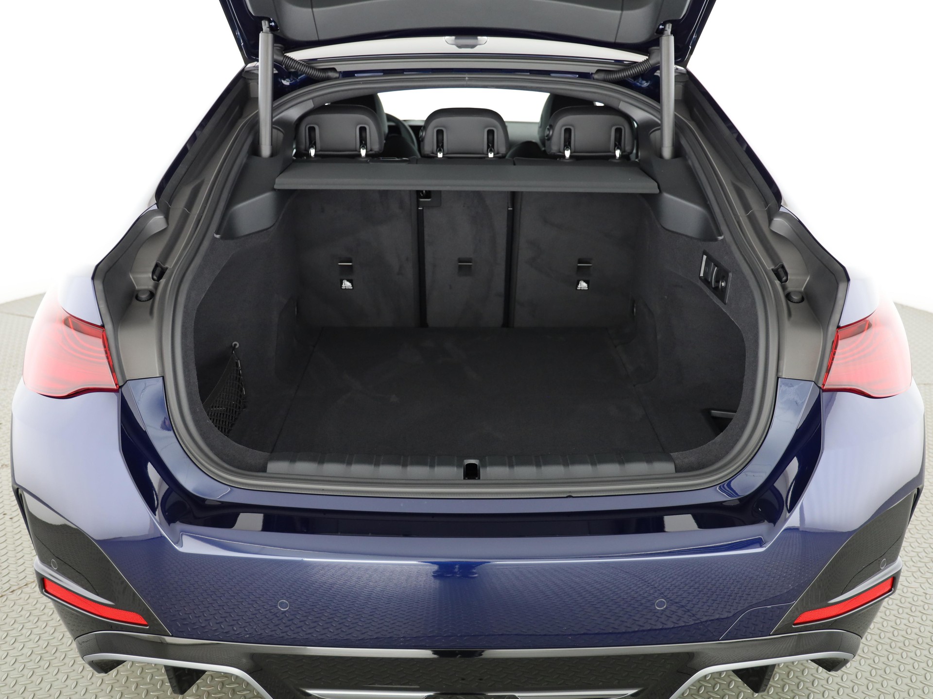 BMW i4 xDrive40-image-7