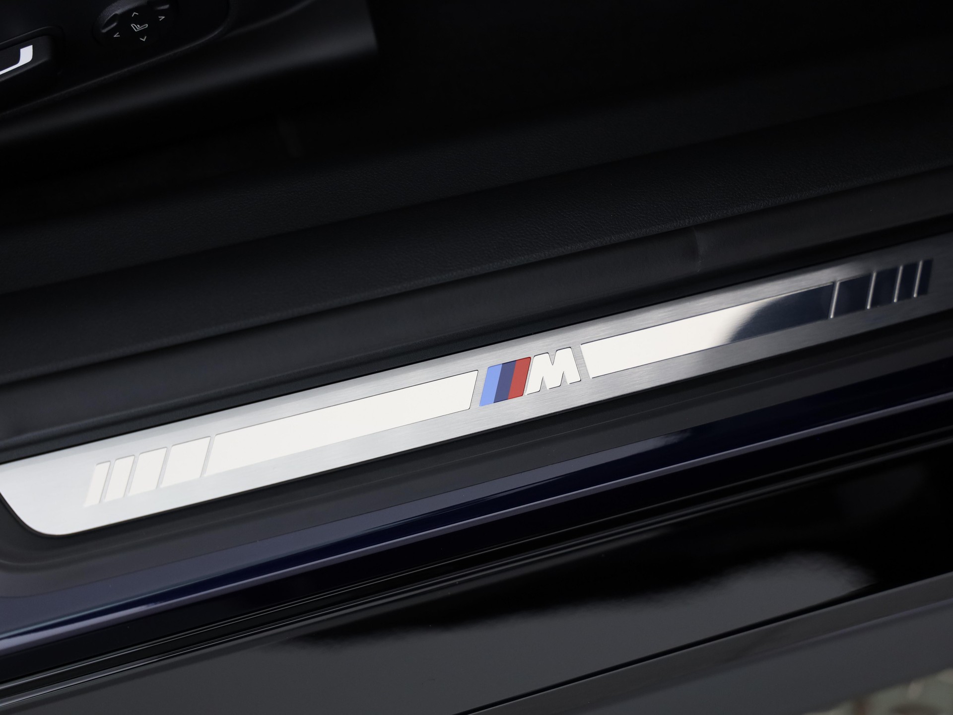 BMW i4 xDrive40-image-14
