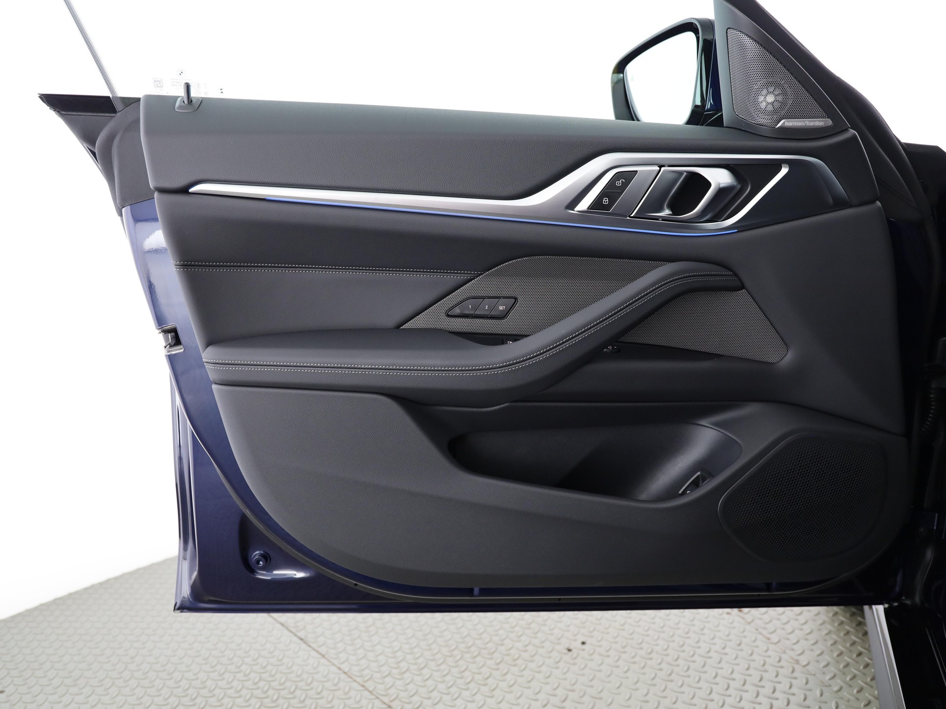 BMW i4 xDrive40-image-10