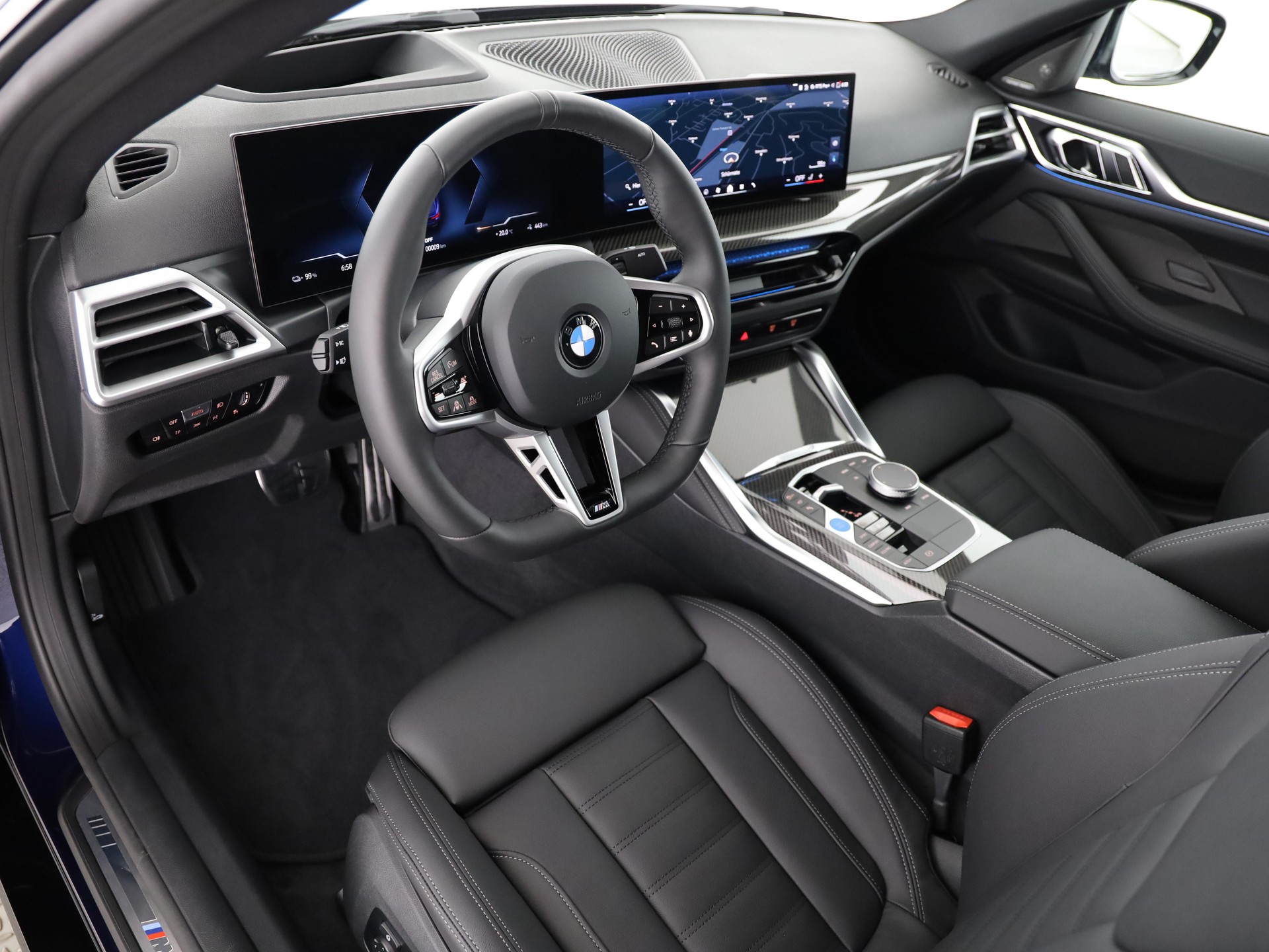 BMW i4 xDrive40-image-11