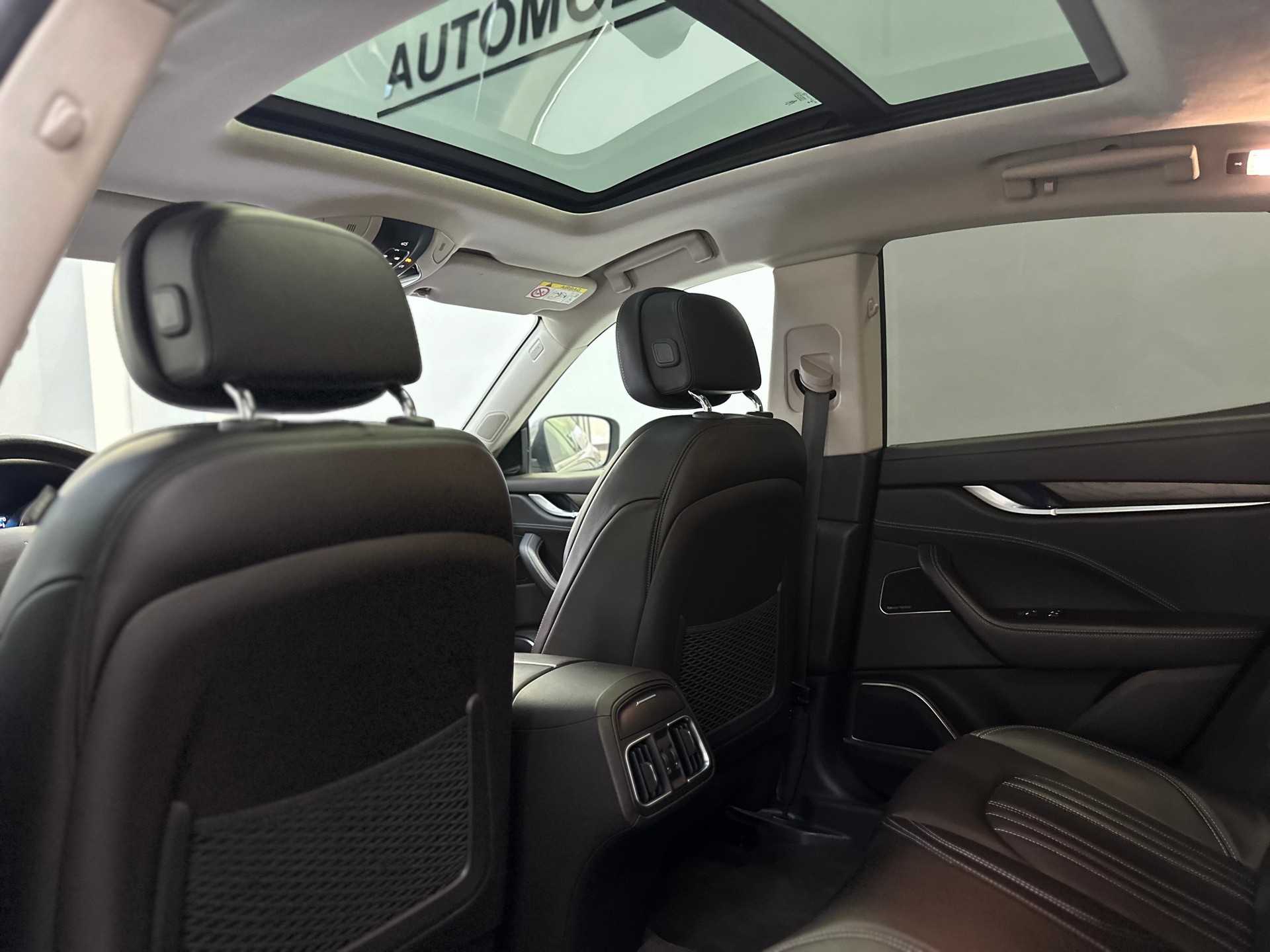 MASERATI Levante D 3.0 V6 GranLusso Automatica-image-15