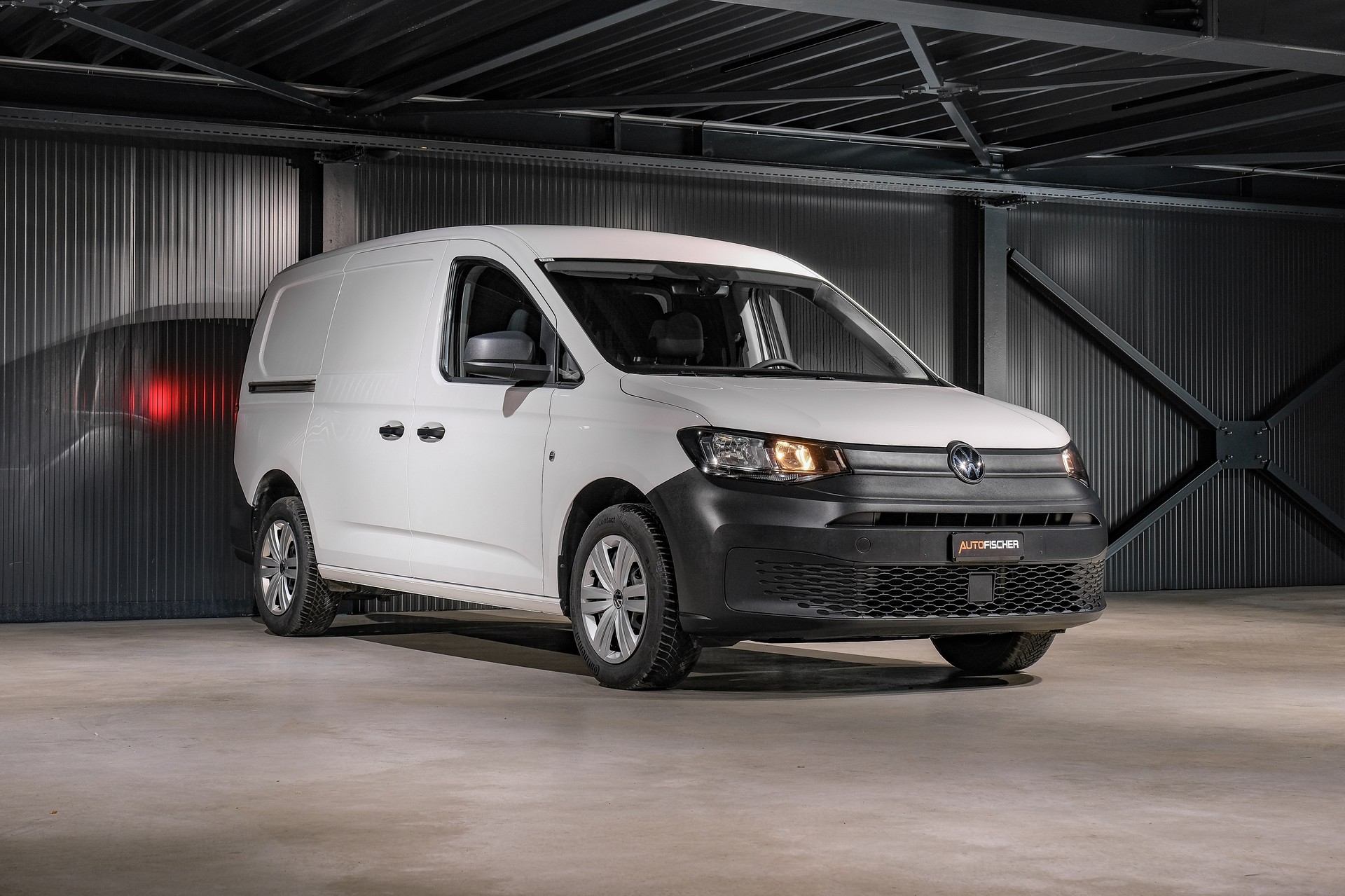 VW Caddy Cargo 2.0TDI Maxi-image-4