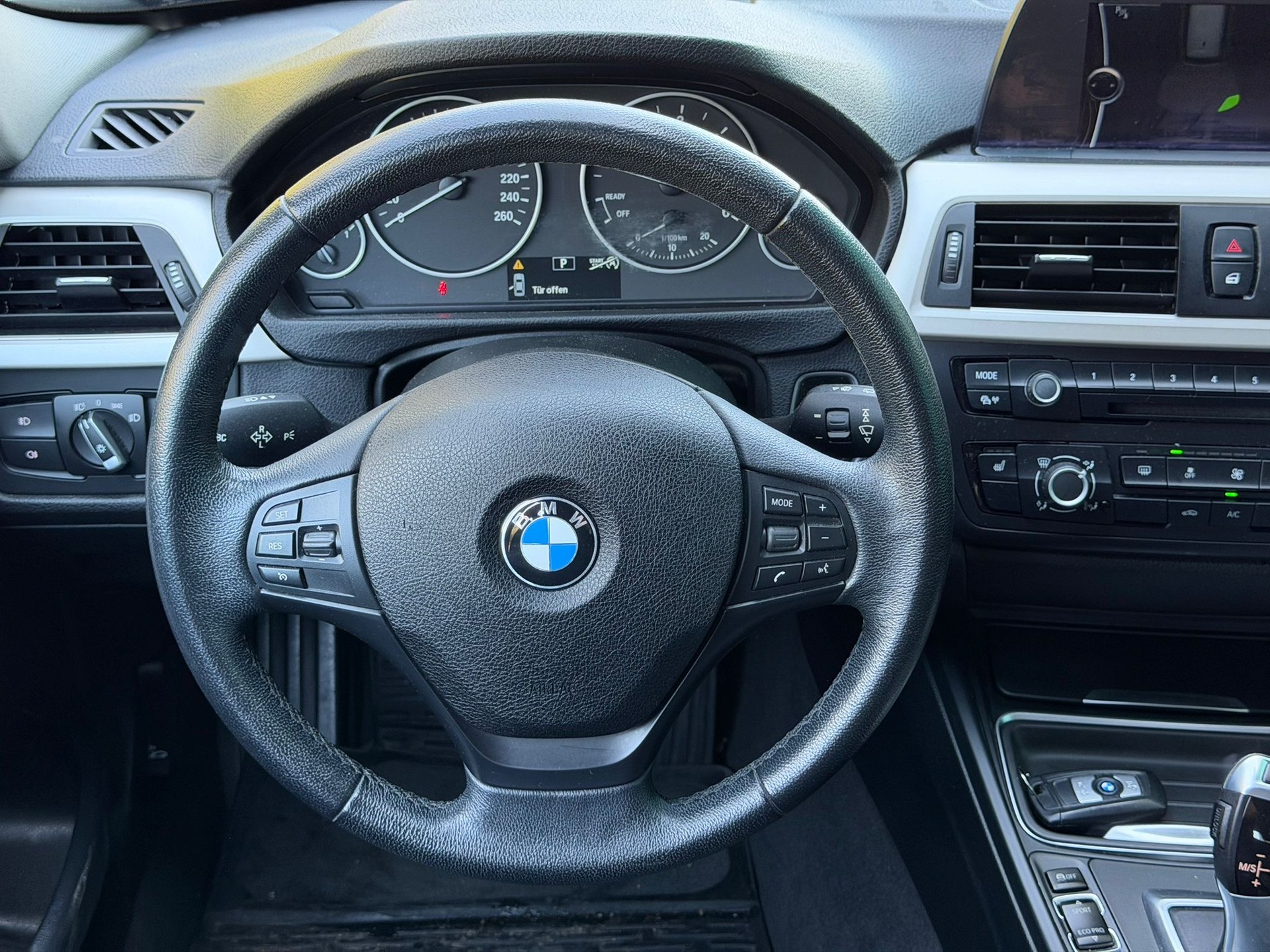 BMW 318d Touring Steptronic-image-10