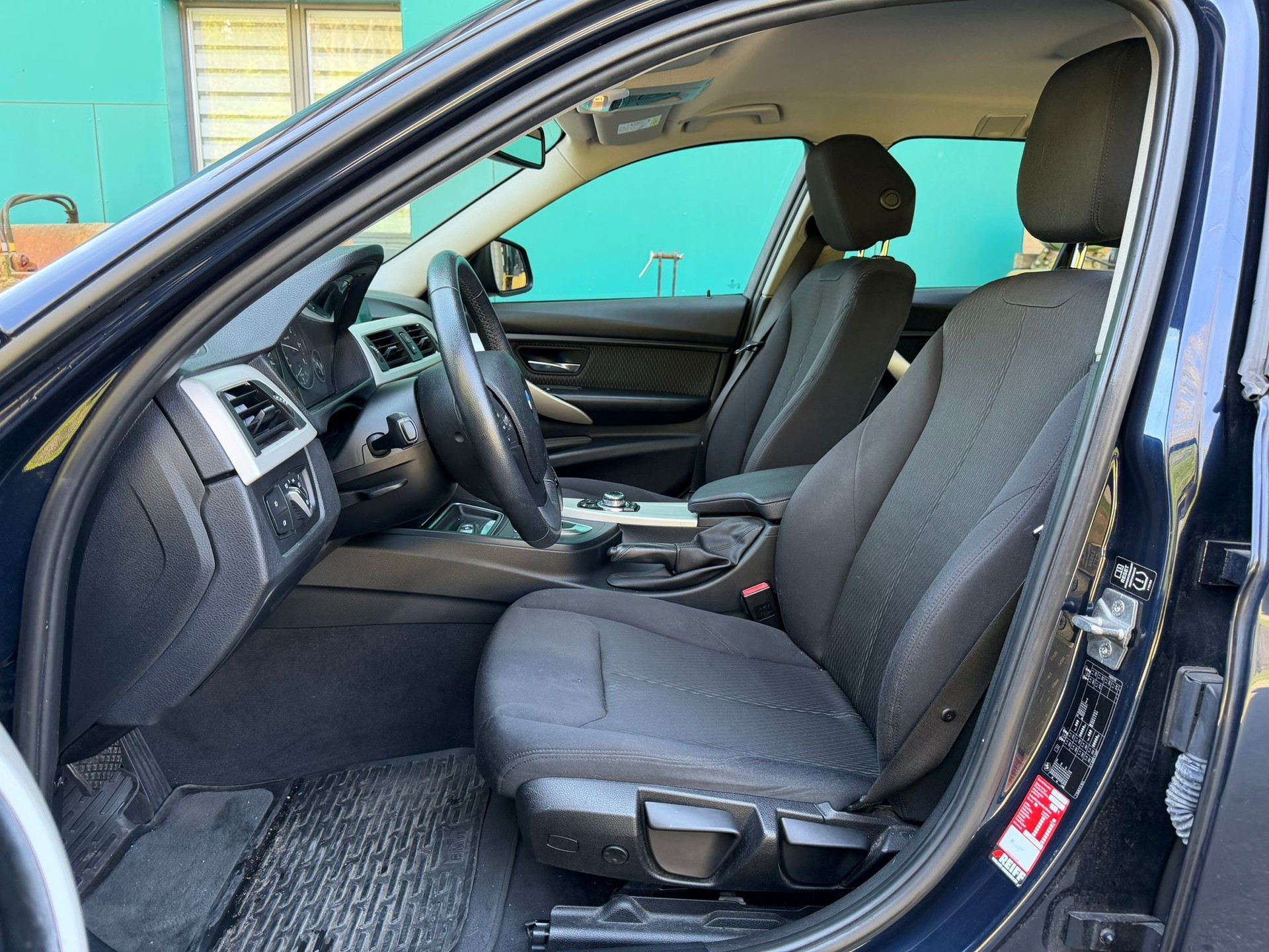 BMW 318d Touring Steptronic-image-8