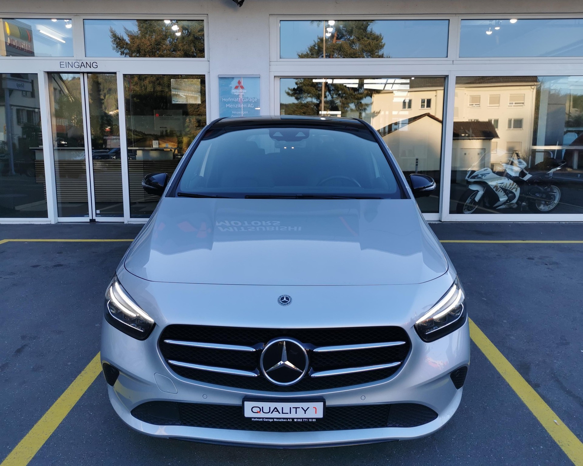 MERCEDES-BENZ B 200 d Night Line-image-1