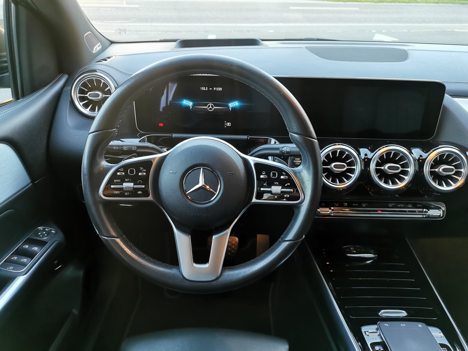 MERCEDES-BENZ B 200 d Night Line-image-8