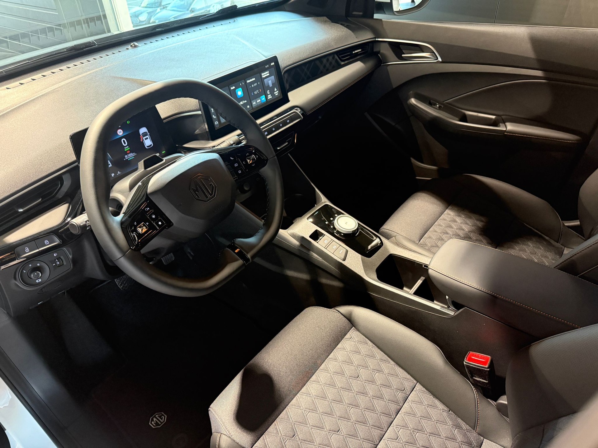 MG 3 1.5 Hybrid Luxury Aut.-image-7