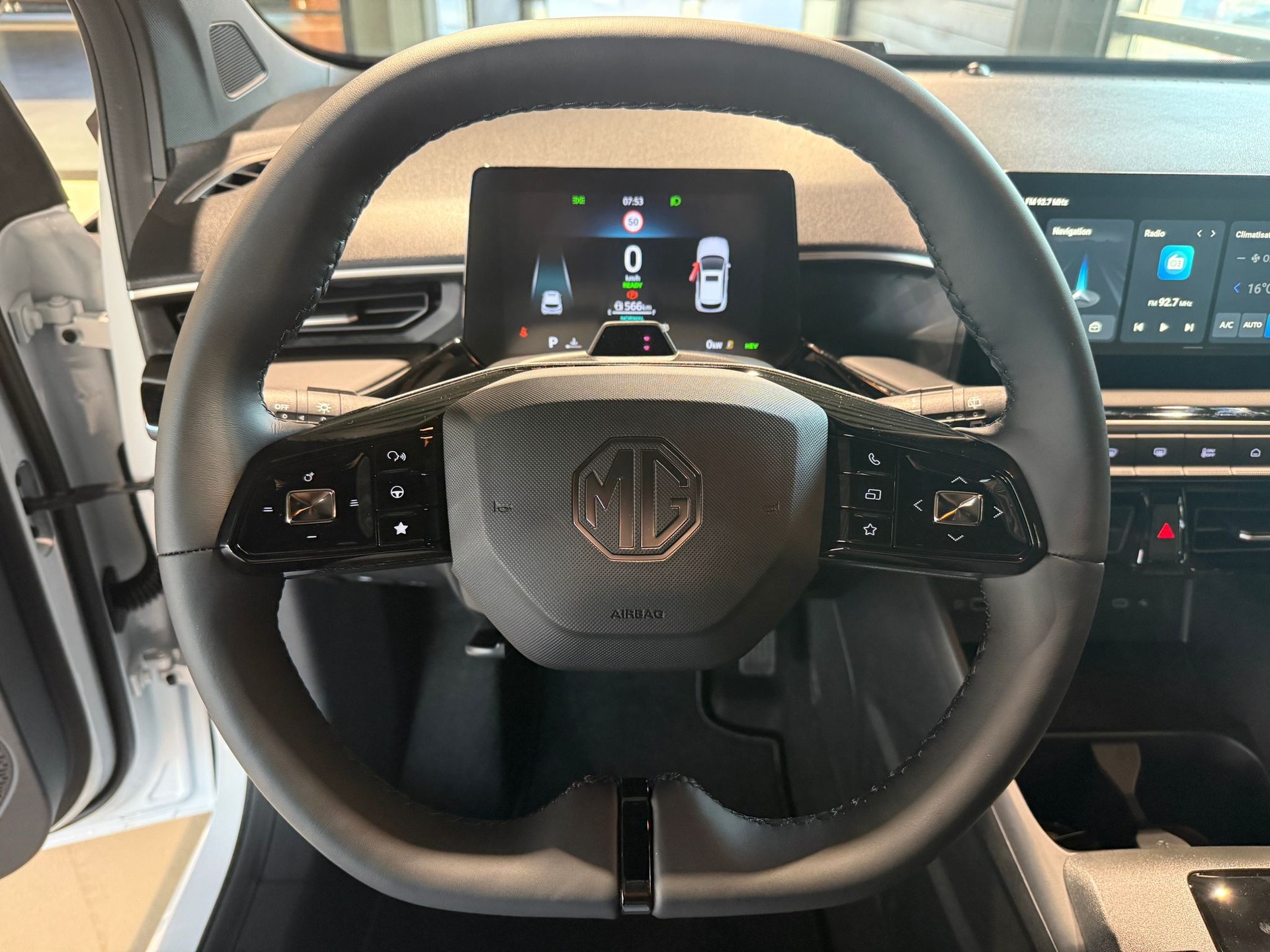 MG 3 1.5 Hybrid Luxury Aut.-image-11