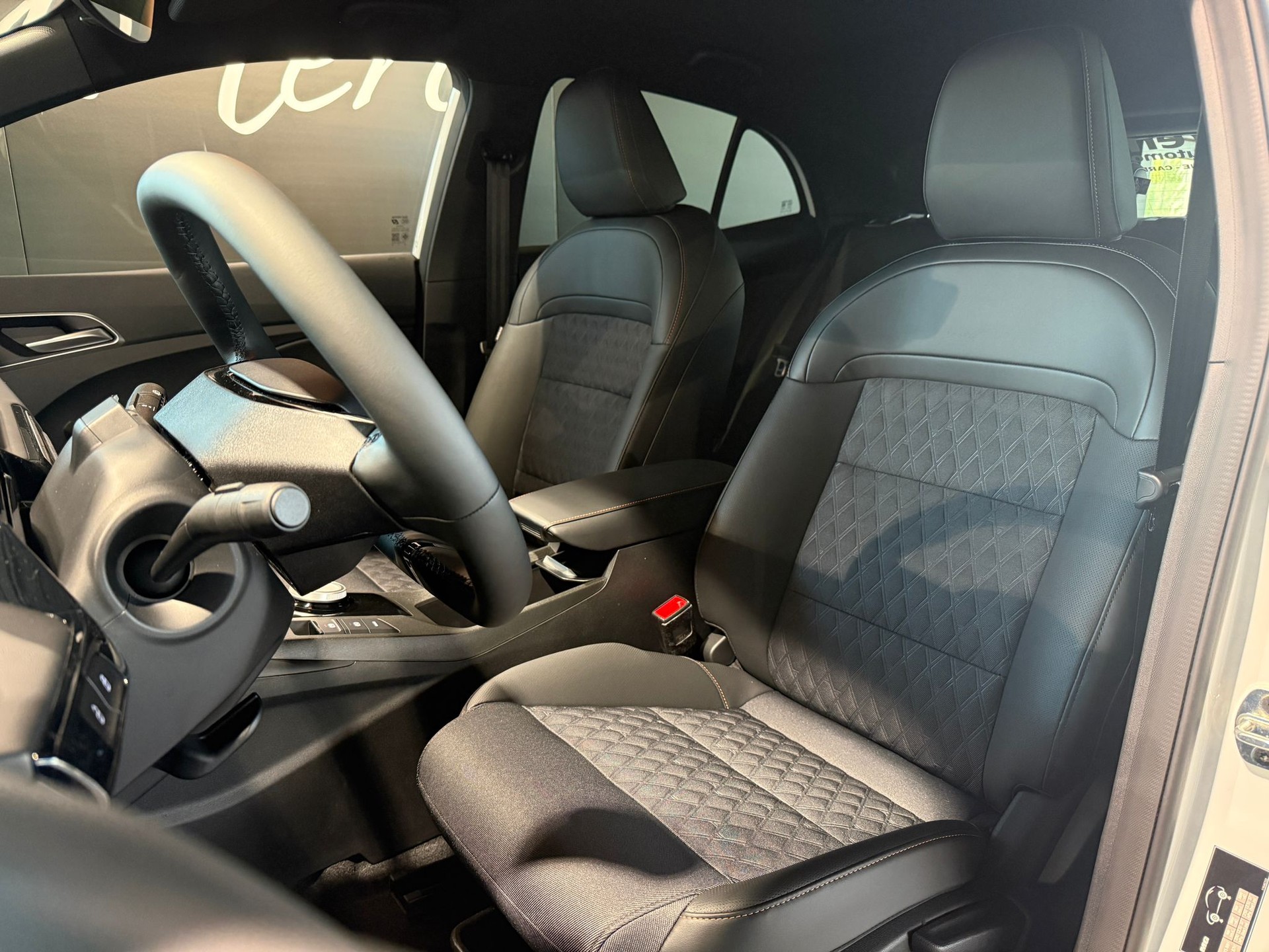 MG 3 1.5 Hybrid Luxury Aut.-showroom-element-3